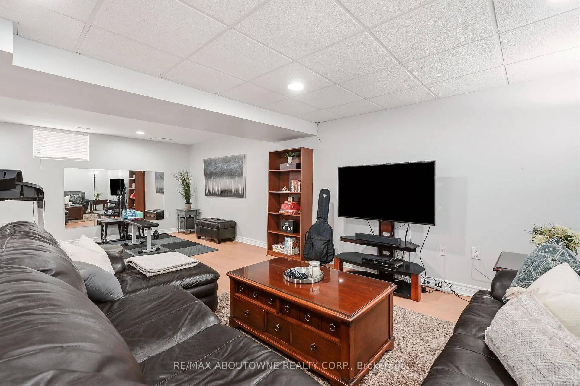 Photo 46 of 34 Pentland Road, Hamilton, Waterdown — HOMEH