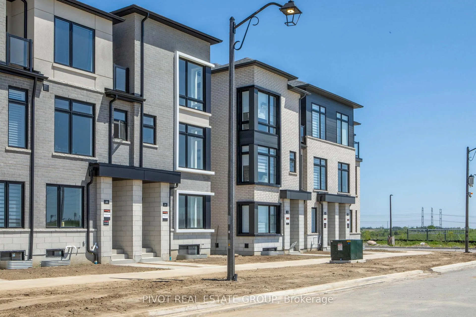 Photo 1 of 24 Pluto Way, Whitby, Brooklin — HOMEH