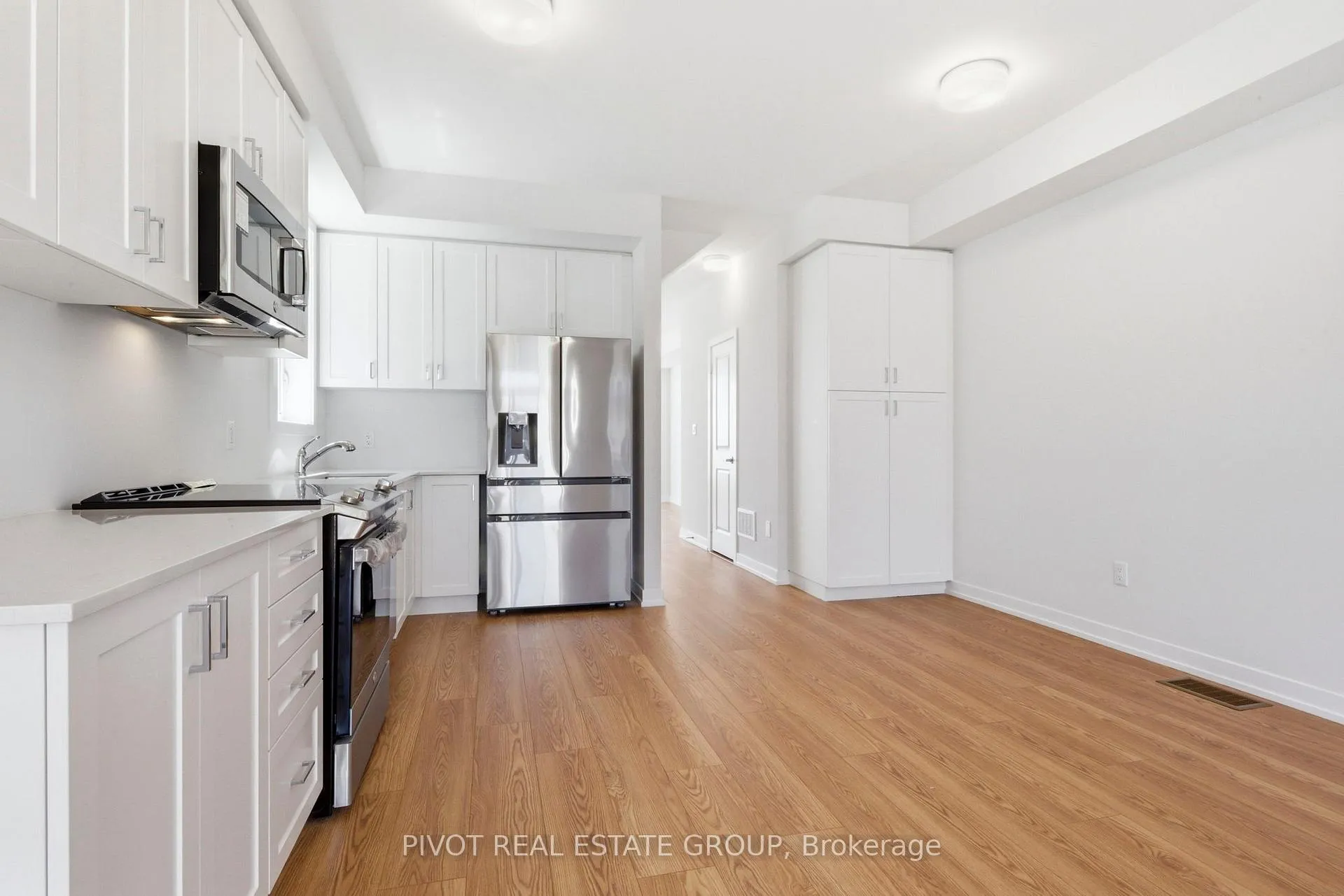 Photo 15 of 24 Pluto Way, Whitby, Brooklin — HOMEH