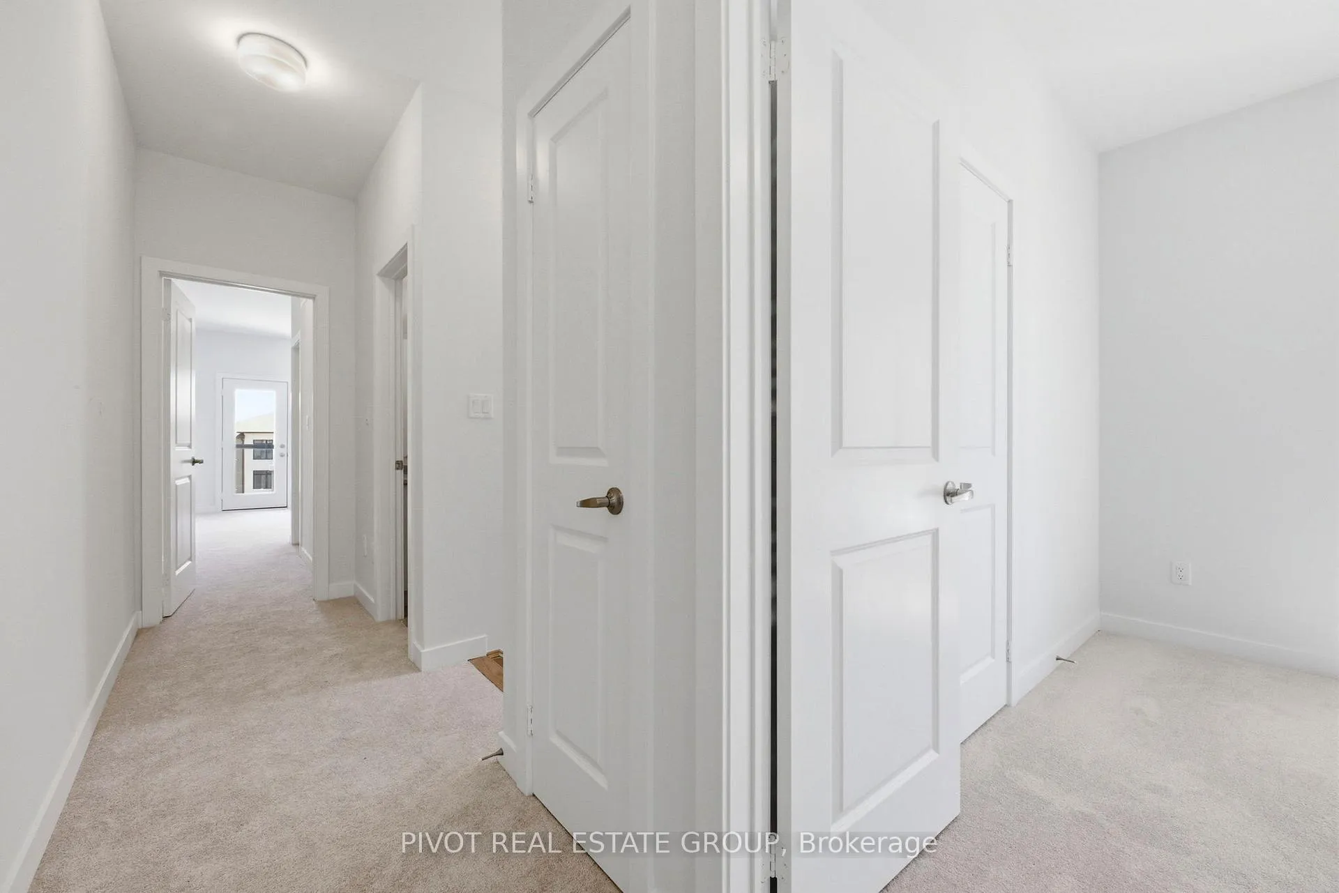 Photo 20 of 24 Pluto Way, Whitby, Brooklin — HOMEH