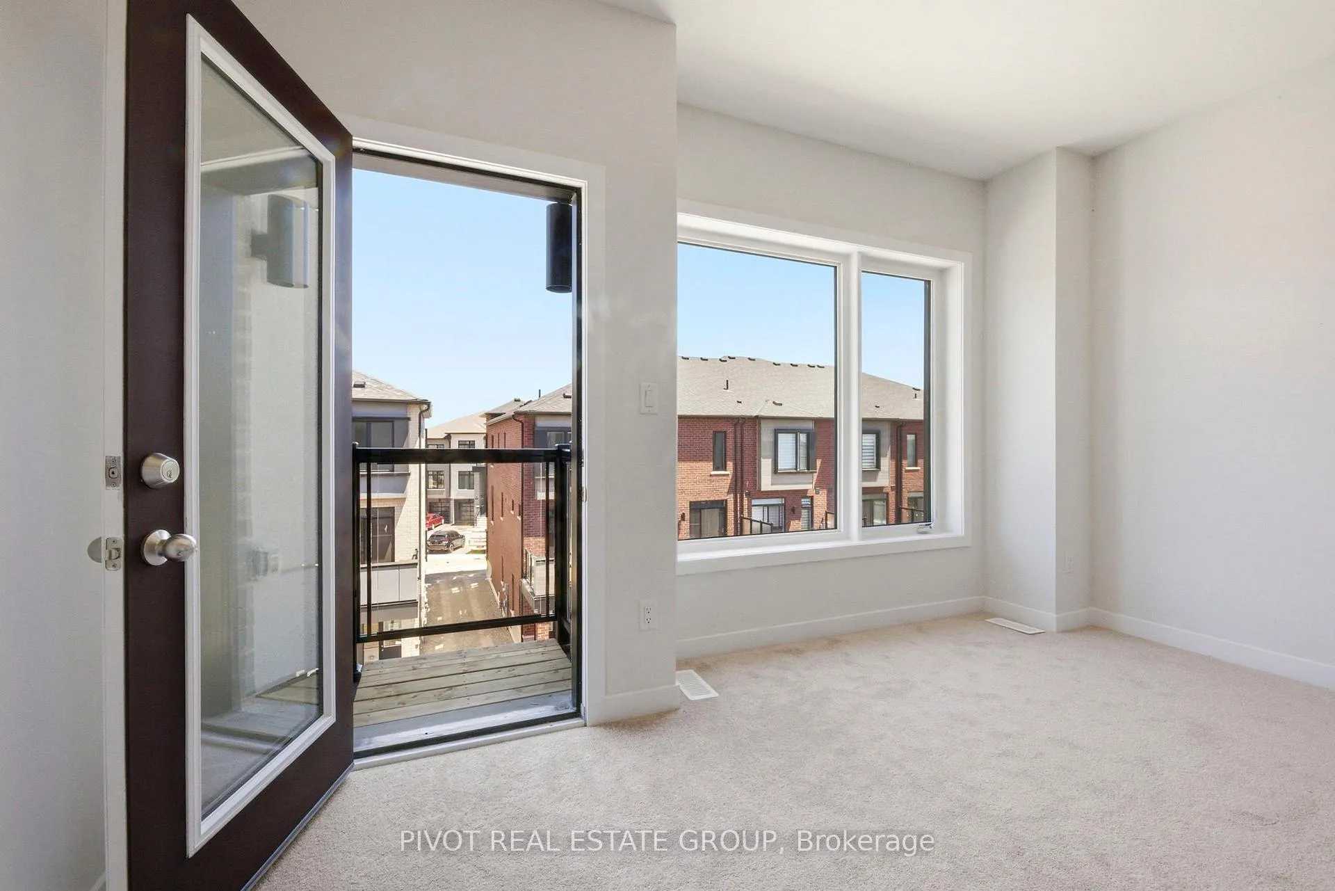 Photo 29 of 24 Pluto Way, Whitby, Brooklin — HOMEH