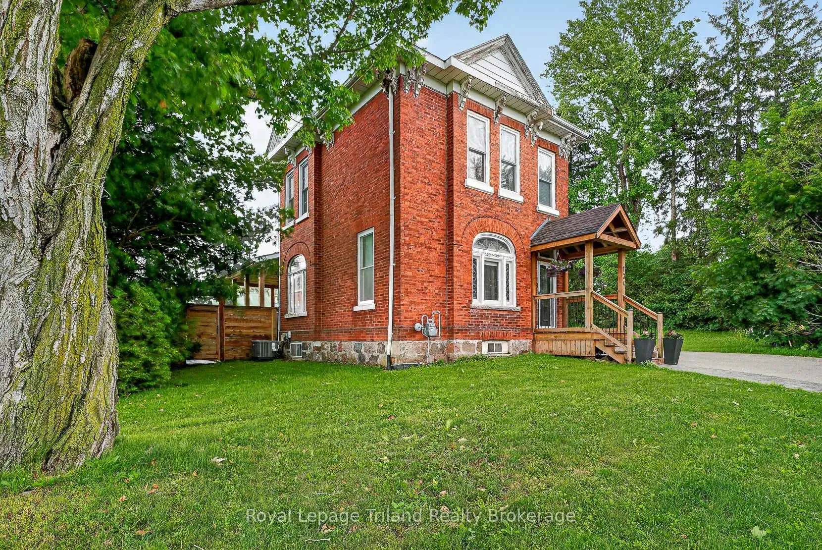 Photo 2 of 134 Elgin Street, Zorra, Embro — HOMEH