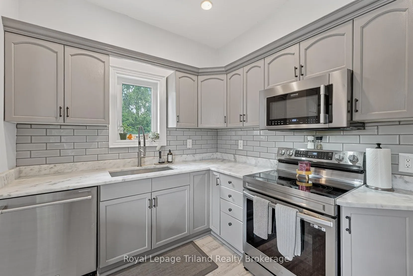 Photo 18 of 134 Elgin Street, Zorra, Embro — HOMEH
