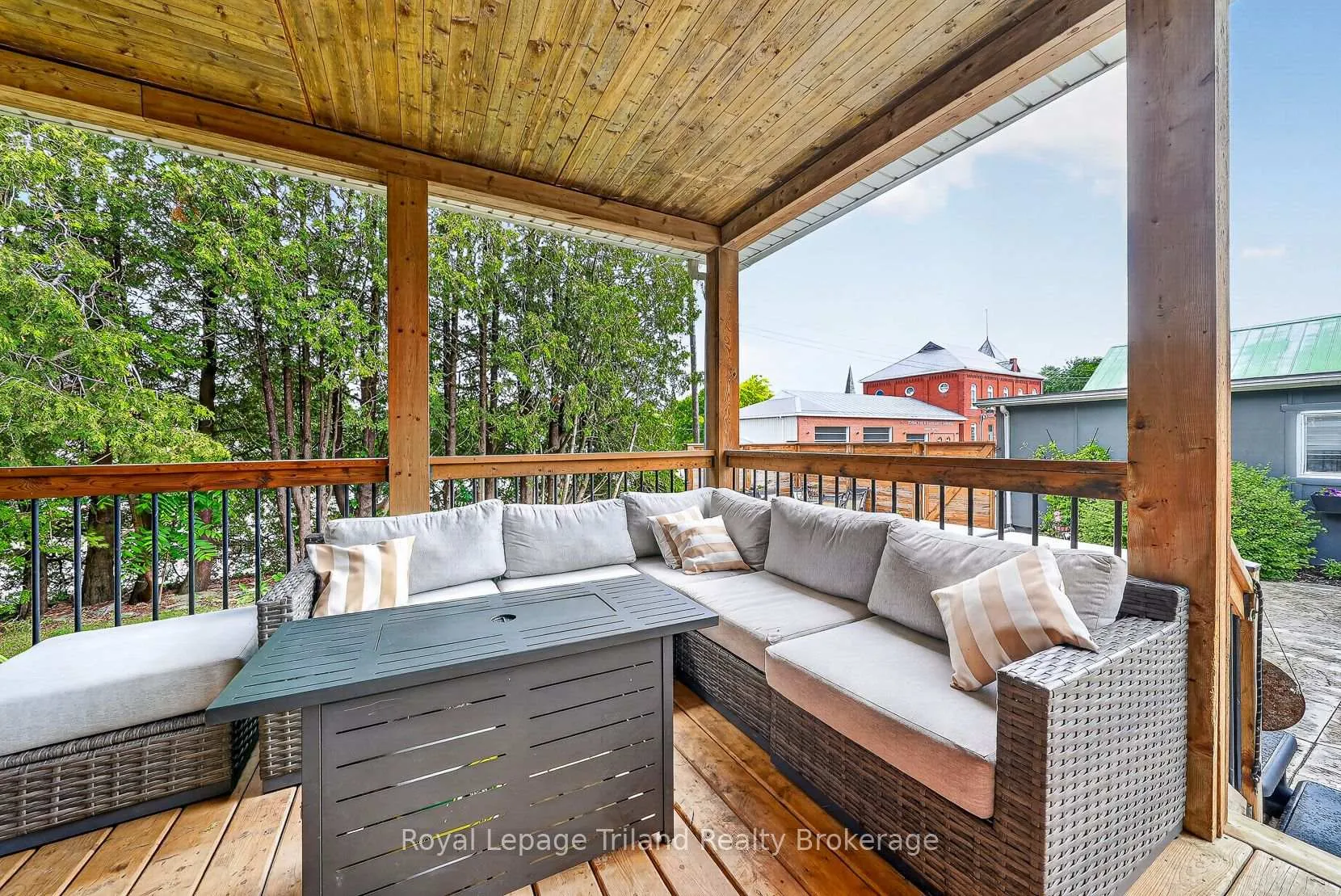 Photo 34 of 134 Elgin Street, Zorra, Embro — HOMEH