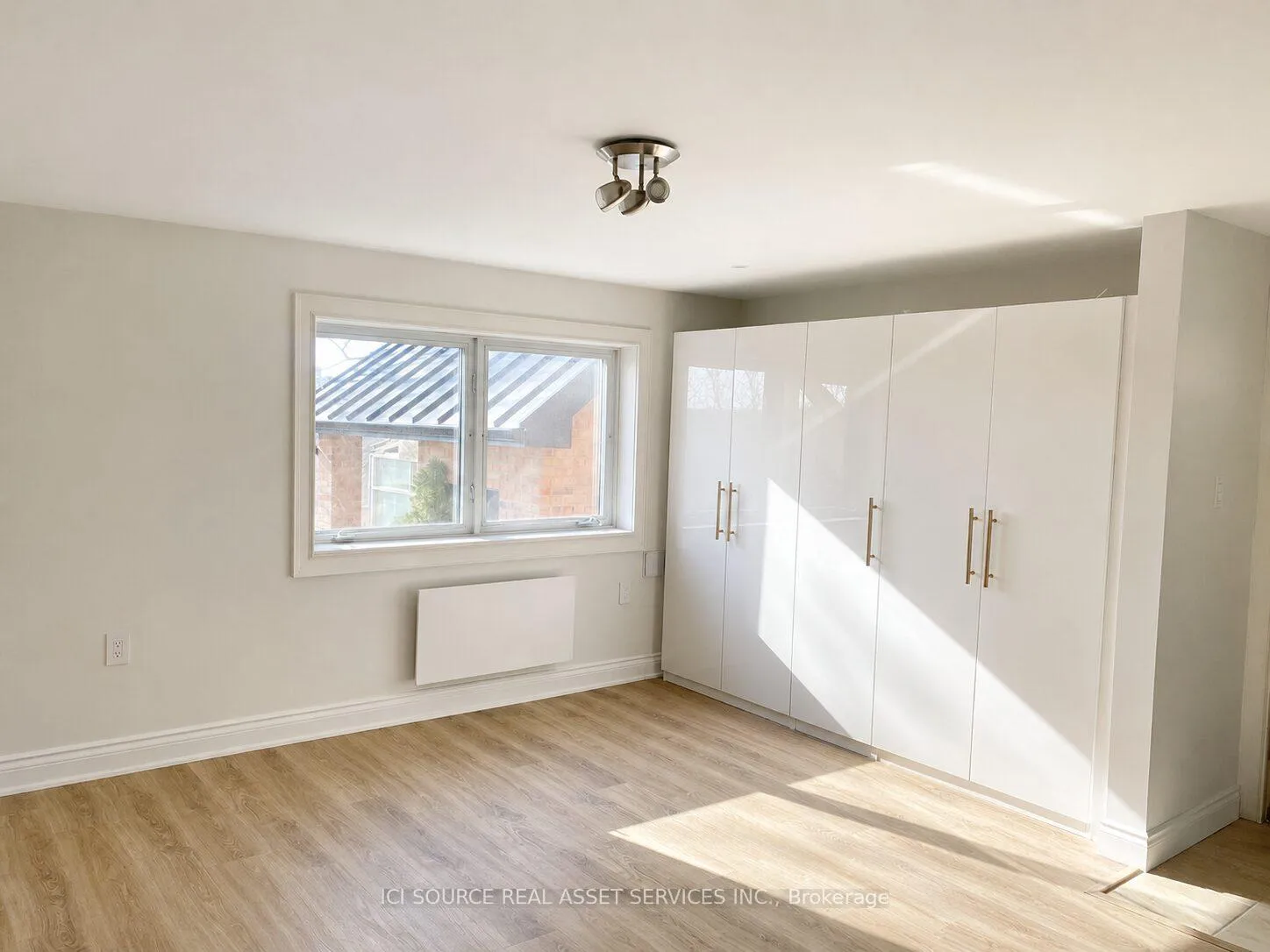 Photo 2 of Unit Main Fl, 172 Humbercrest Boulevard, Toronto, Runnymede-Bloor West Village — HOMEH