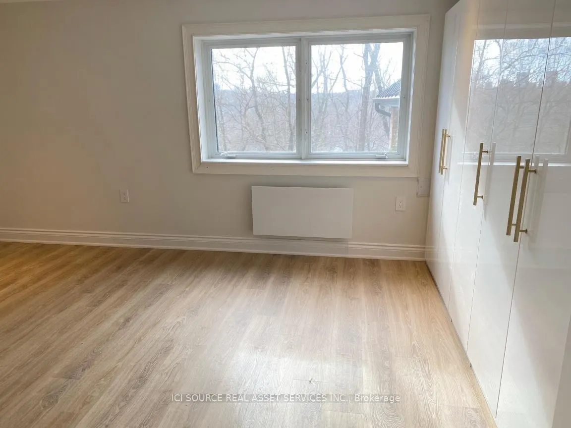 Photo 4 of Unit Main Fl, 172 Humbercrest Boulevard, Toronto, Runnymede-Bloor West Village — HOMEH