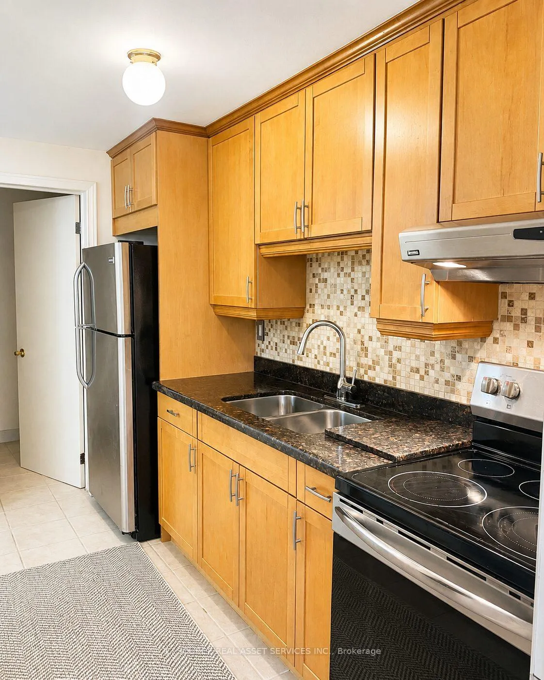Photo 7 of Unit Main Fl, 172 Humbercrest Boulevard, Toronto, Runnymede-Bloor West Village — HOMEH