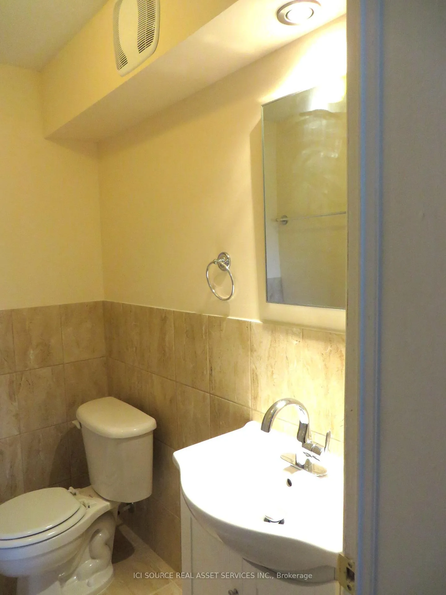 Photo 11 of Unit Main Fl, 172 Humbercrest Boulevard, Toronto, Runnymede-Bloor West Village — HOMEH