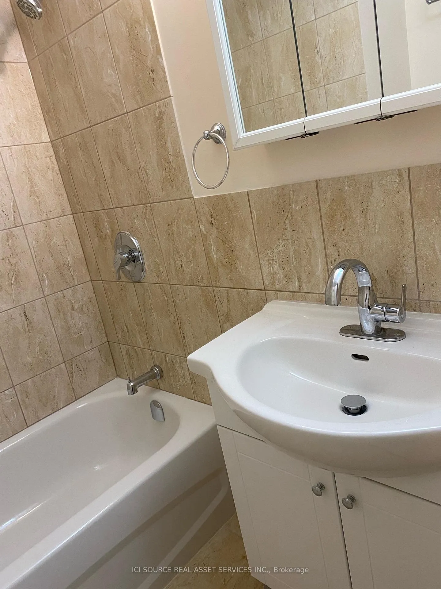 Photo 13 of Unit Main Fl, 172 Humbercrest Boulevard, Toronto, Runnymede-Bloor West Village — HOMEH