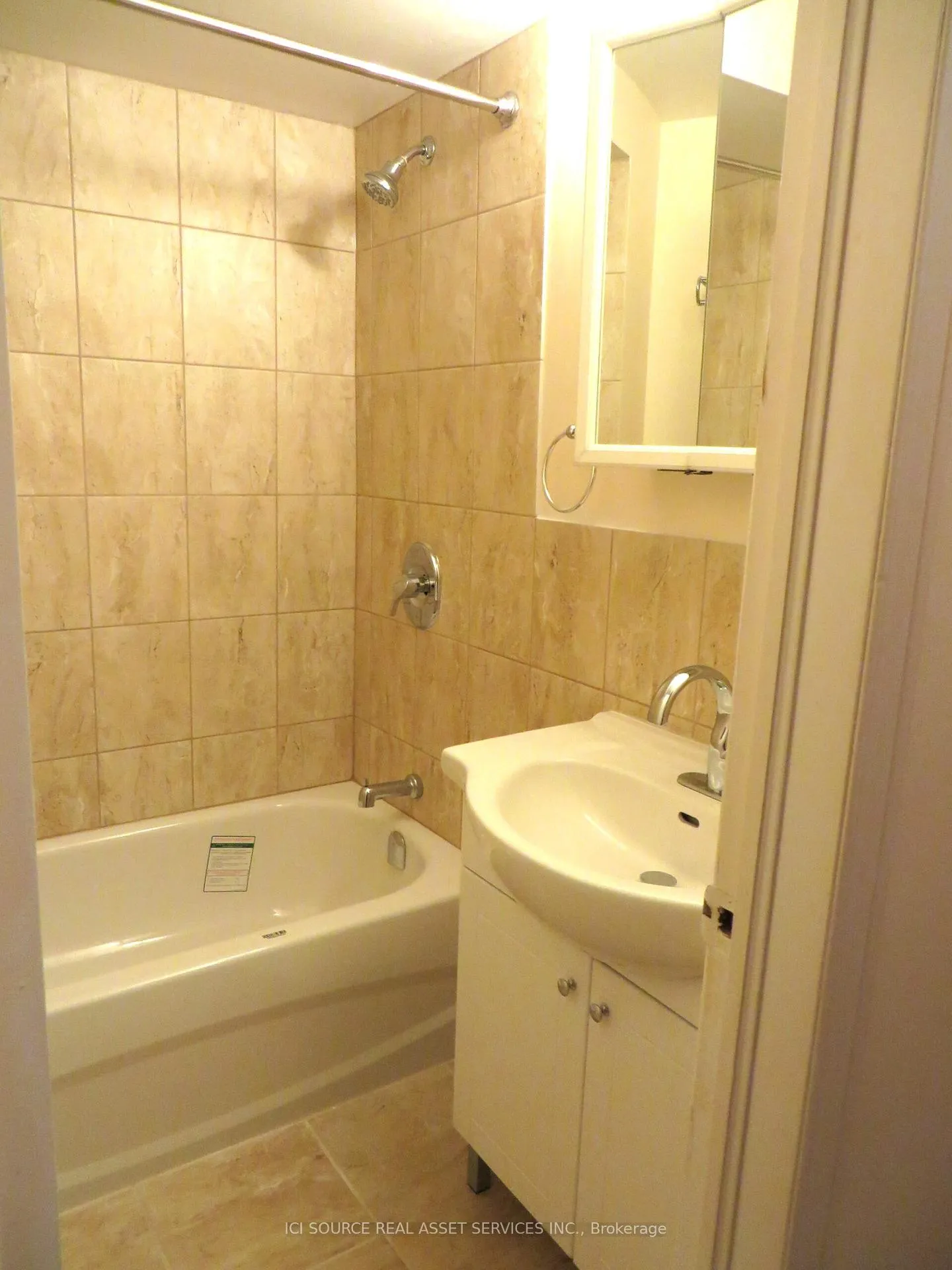 Photo 14 of Unit Main Fl, 172 Humbercrest Boulevard, Toronto, Runnymede-Bloor West Village — HOMEH