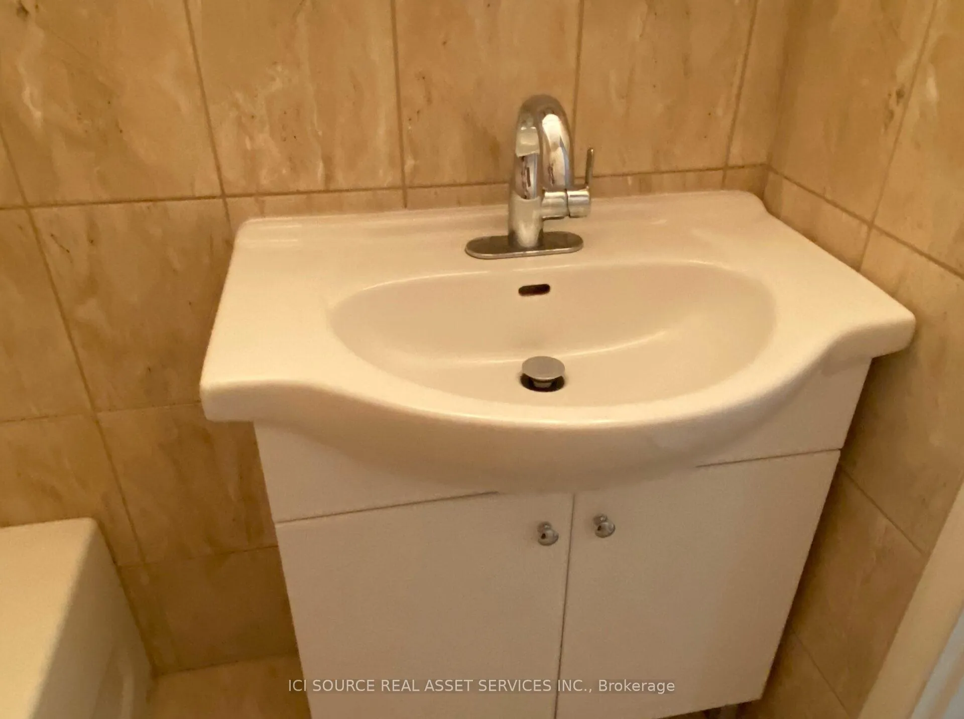 Photo 15 of Unit Main Fl, 172 Humbercrest Boulevard, Toronto, Runnymede-Bloor West Village — HOMEH