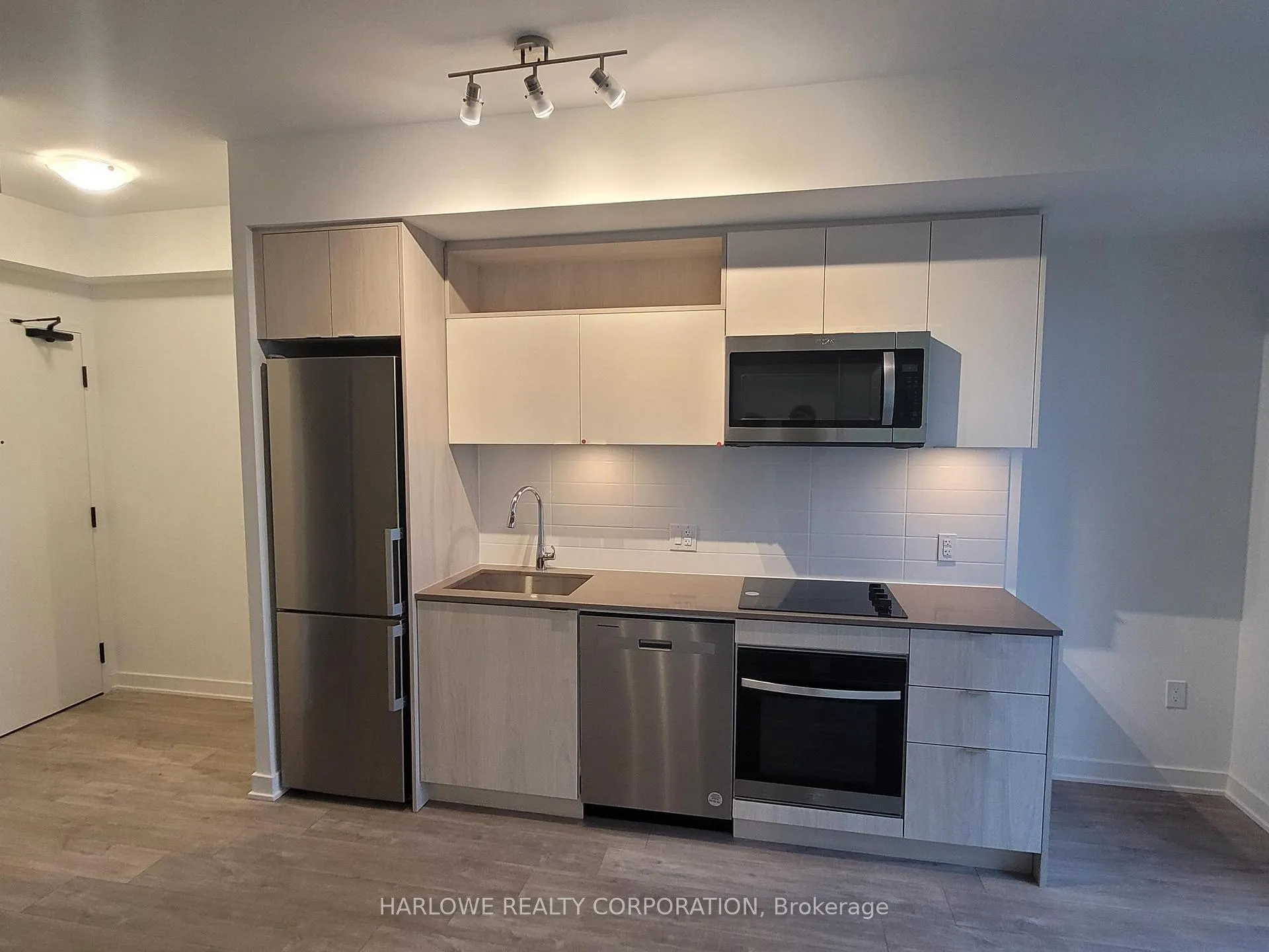 Front of Unit 4505, 100 Dalhousie Street