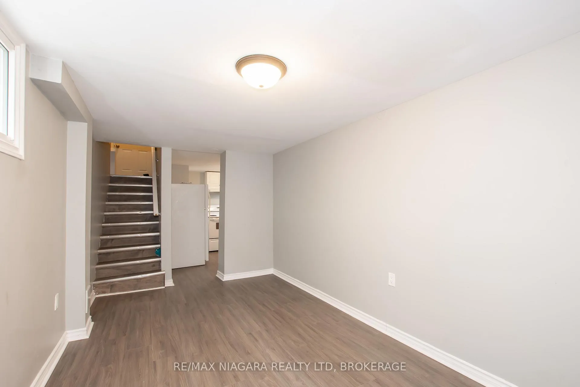Photo 14 of 4 Manchester Avenue, St. Catharines, Haig — HOMEH