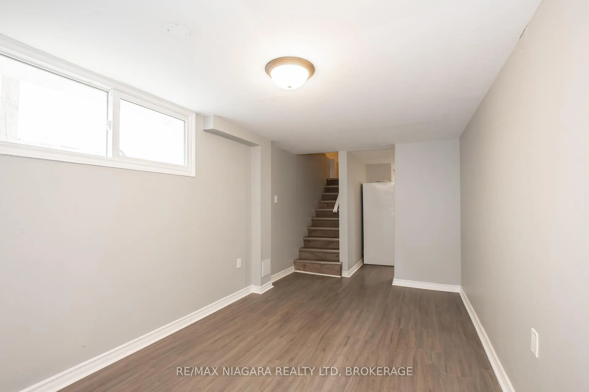 Photo 15 of 4 Manchester Avenue, St. Catharines, Haig — HOMEH