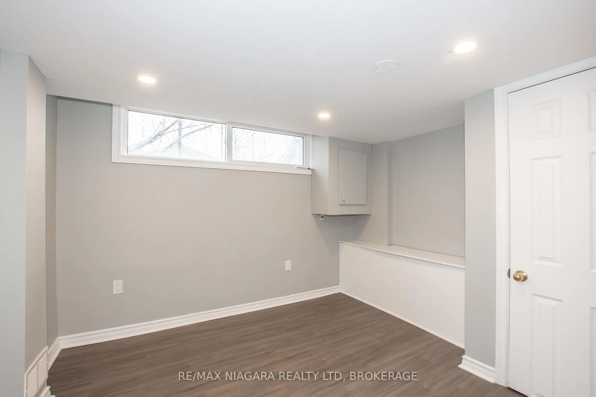 Photo 17 of 4 Manchester Avenue, St. Catharines, Haig — HOMEH