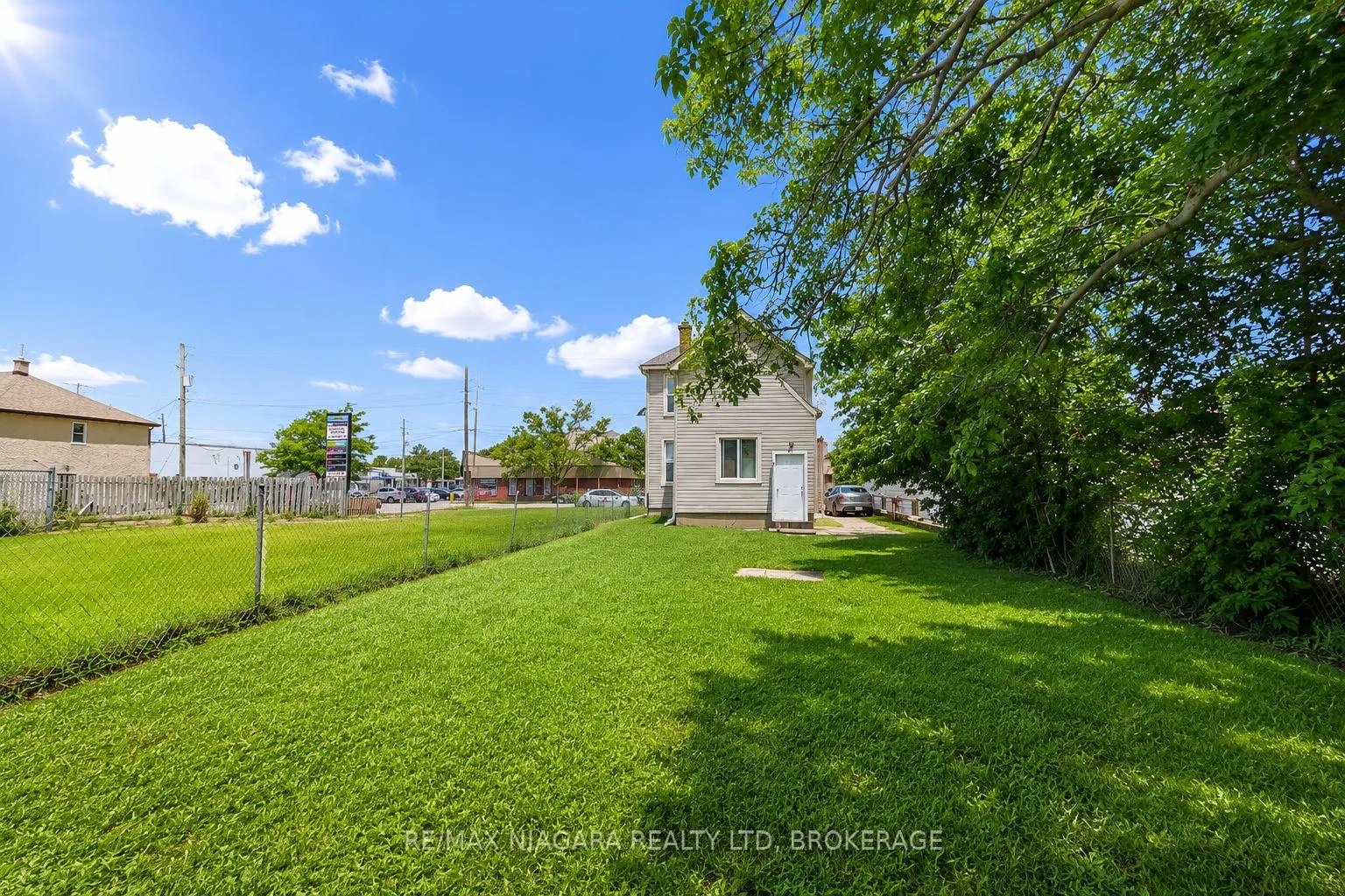 Photo 23 of 4 Manchester Avenue, St. Catharines, Haig — HOMEH