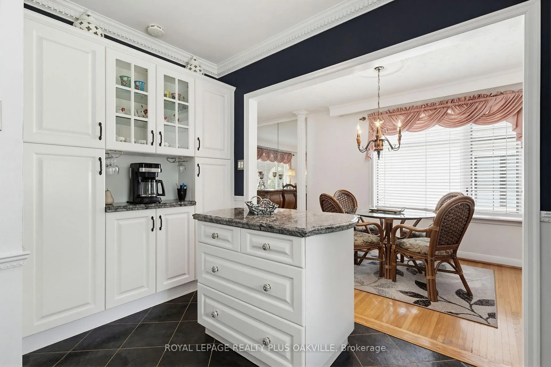 Photo 11 of 1310 Tansley Drive, Oakville, West — HOMEH