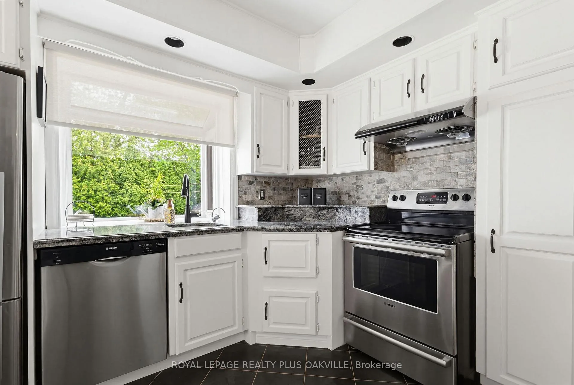 Photo 12 of 1310 Tansley Drive, Oakville, West — HOMEH