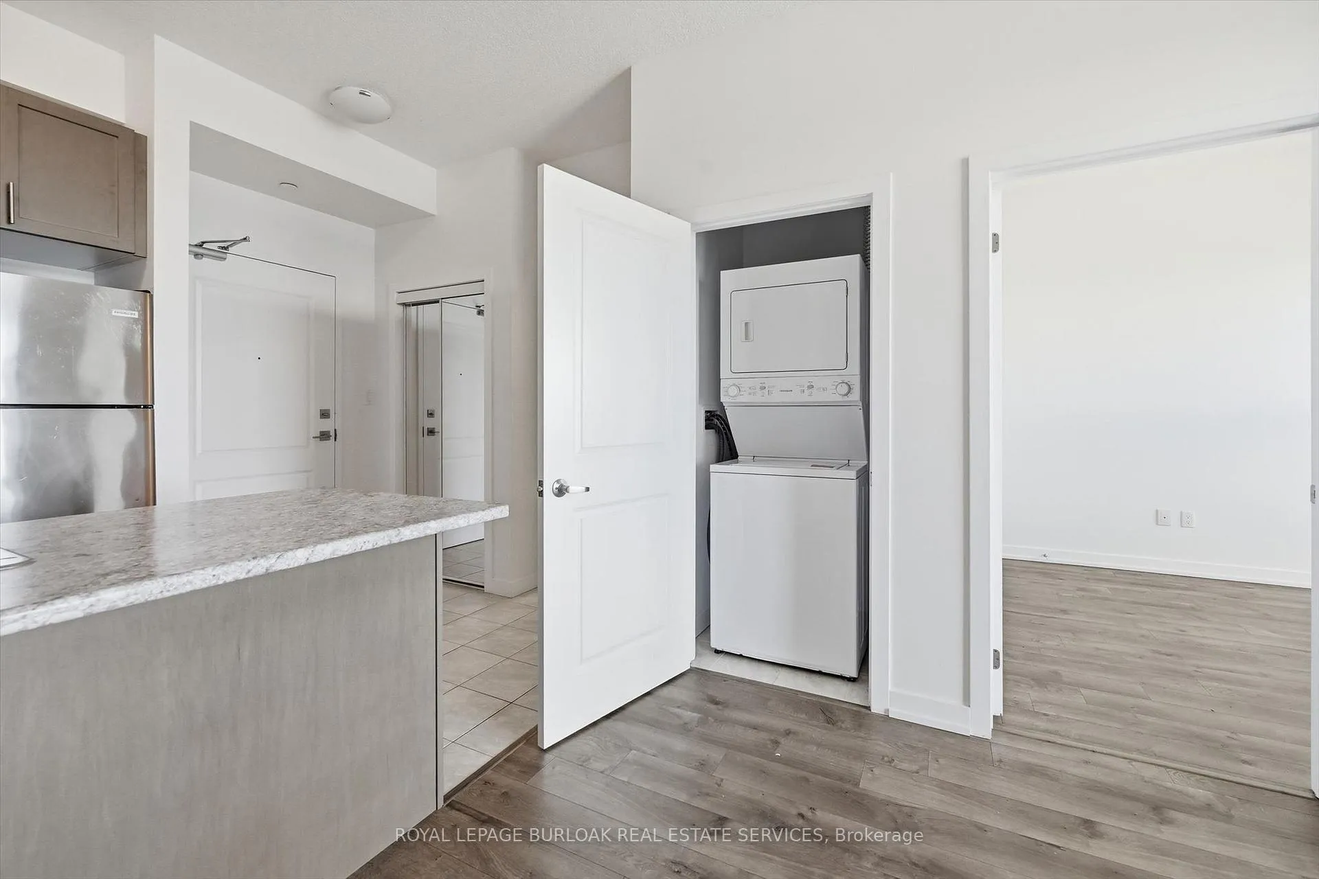 Photo 16 of Unit 606, 101 Shoreview Place, Hamilton, Lakeshore — HOMEH