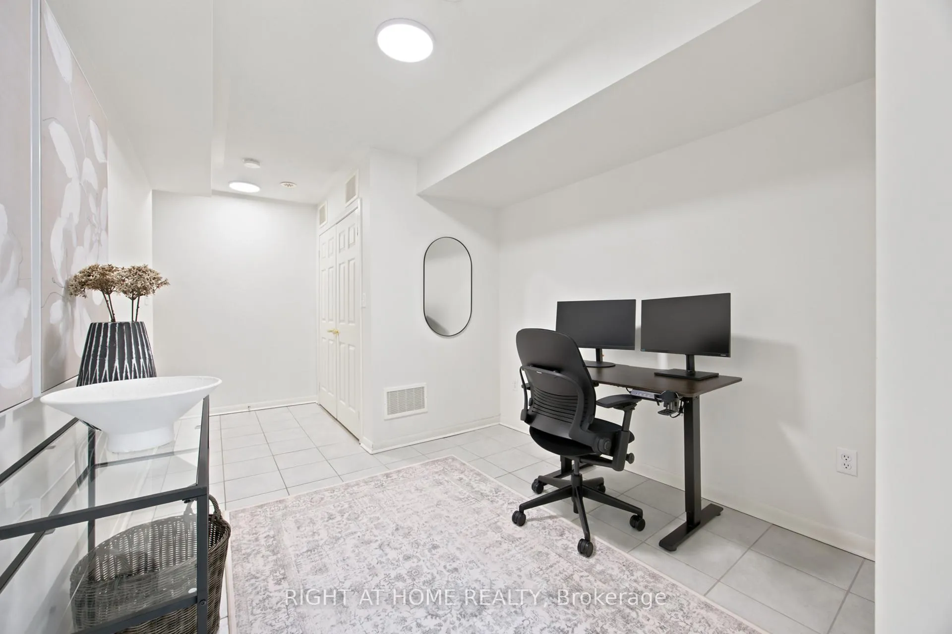 Photo 3 of Unit 105, 1250 St.Martins Drive, Pickering, Bay Ridges — HOMEH