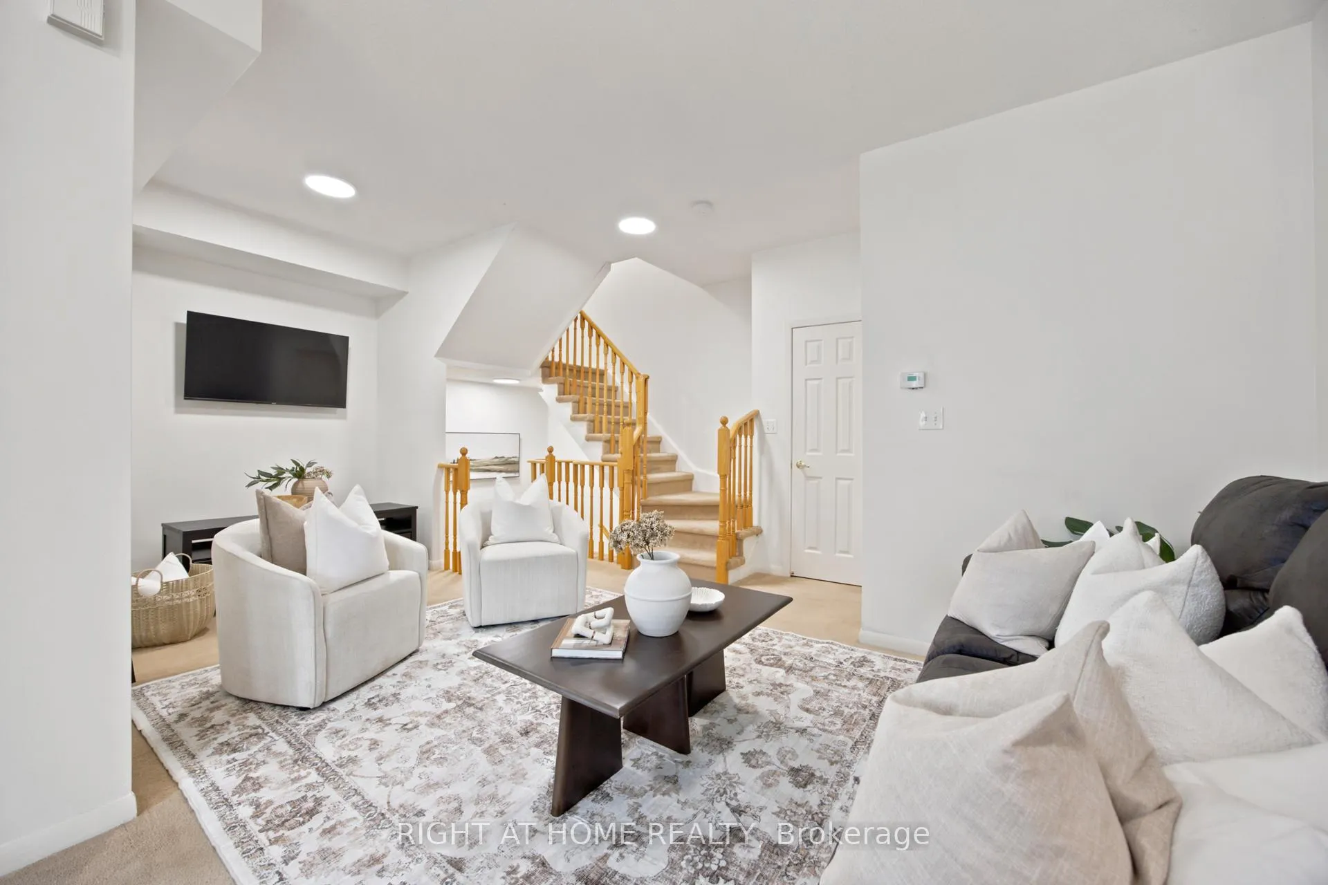 Photo 6 of Unit 105, 1250 St.Martins Drive, Pickering, Bay Ridges — HOMEH