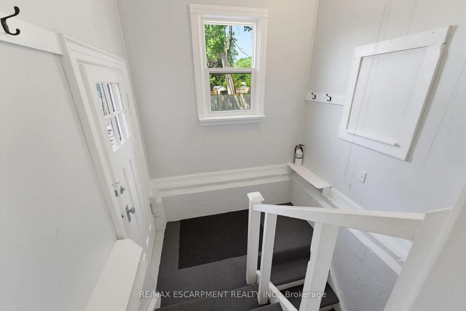 Photo 16 of 1 Byron Place, St. Catharines, Haig — HOMEH