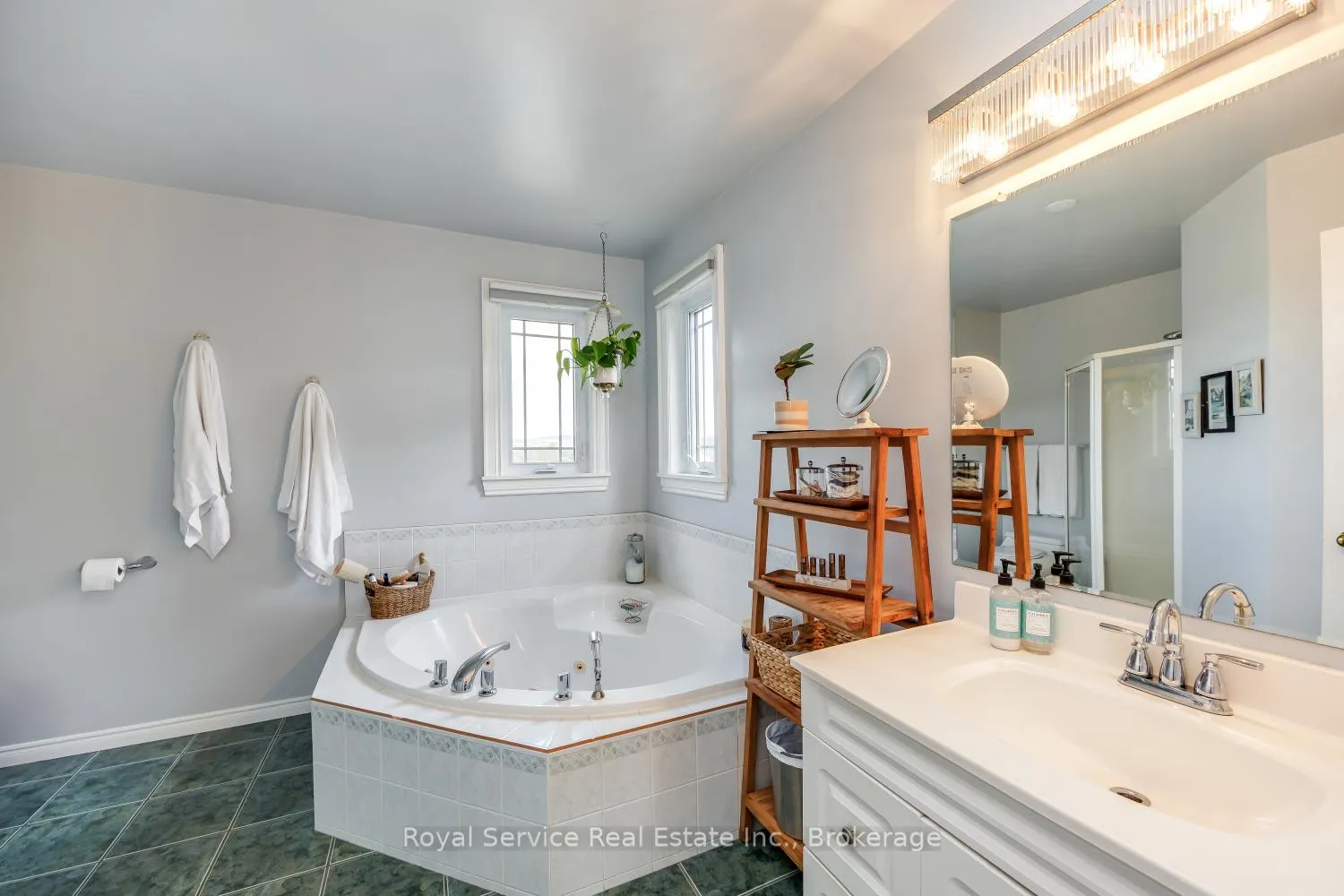 Photo 29 of 7706 Bickle Hill Road, Hamilton Township, Rural Hamilton — HOMEH