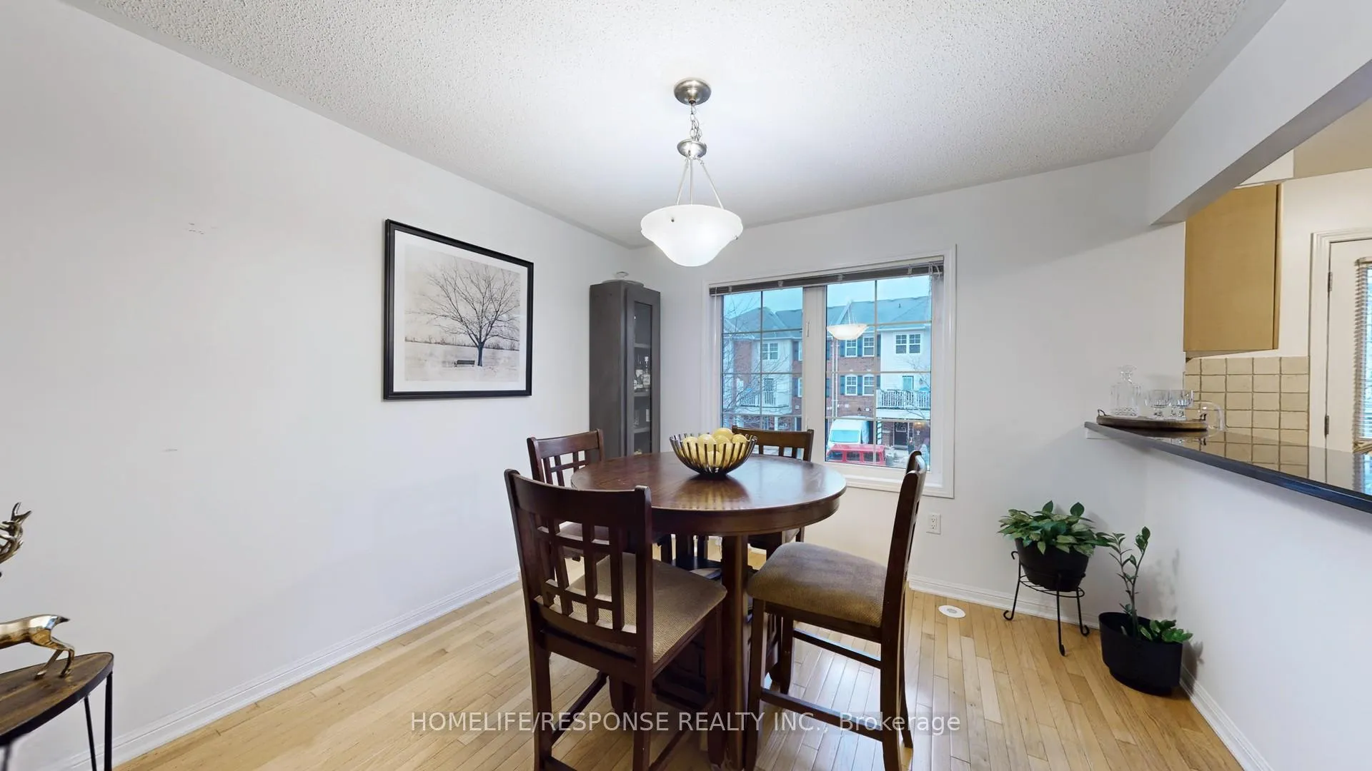 Photo 9 of 931 Deverell Place, Milton, Coates — HOMEH