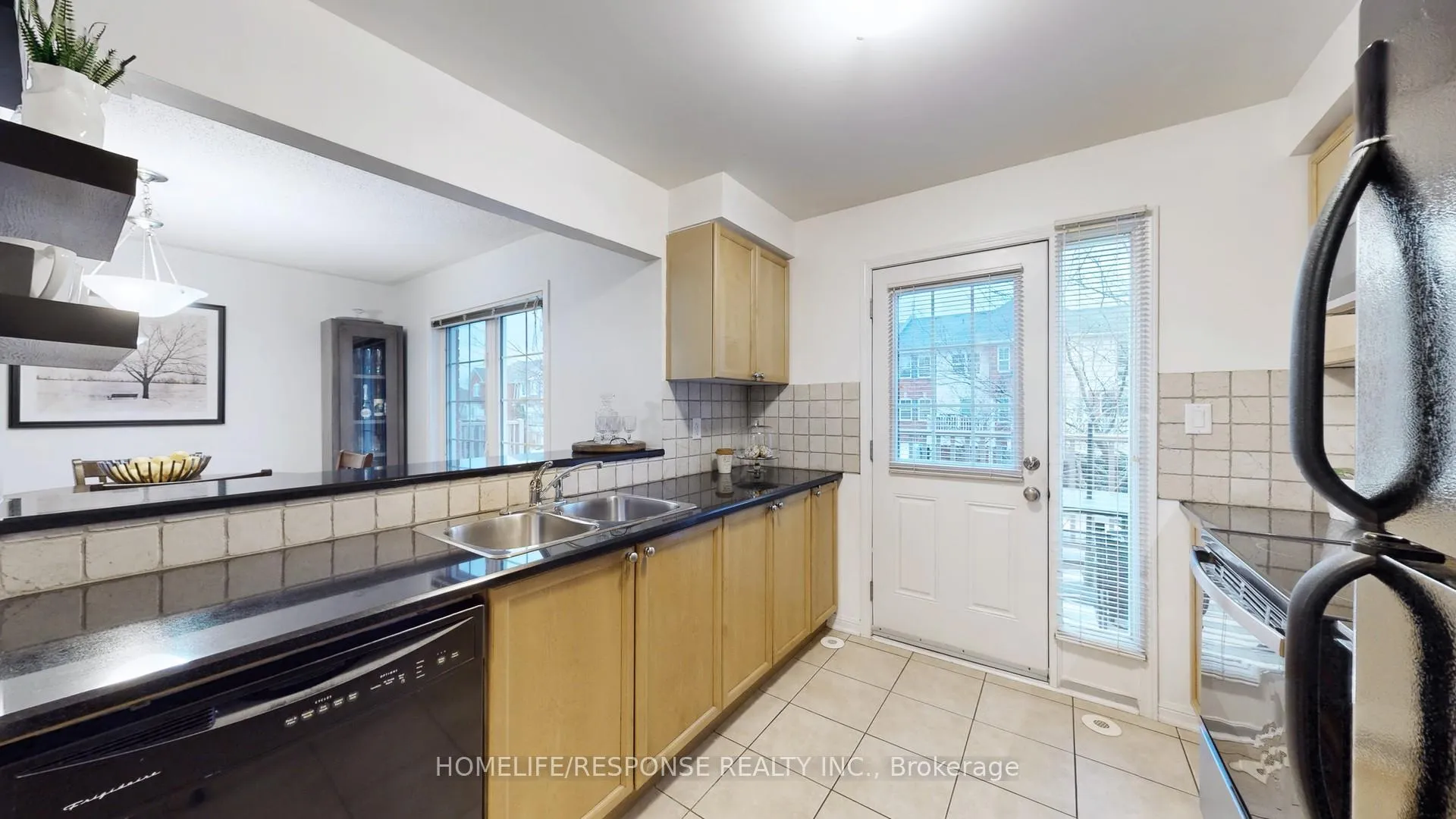 Photo 12 of 931 Deverell Place, Milton, Coates — HOMEH