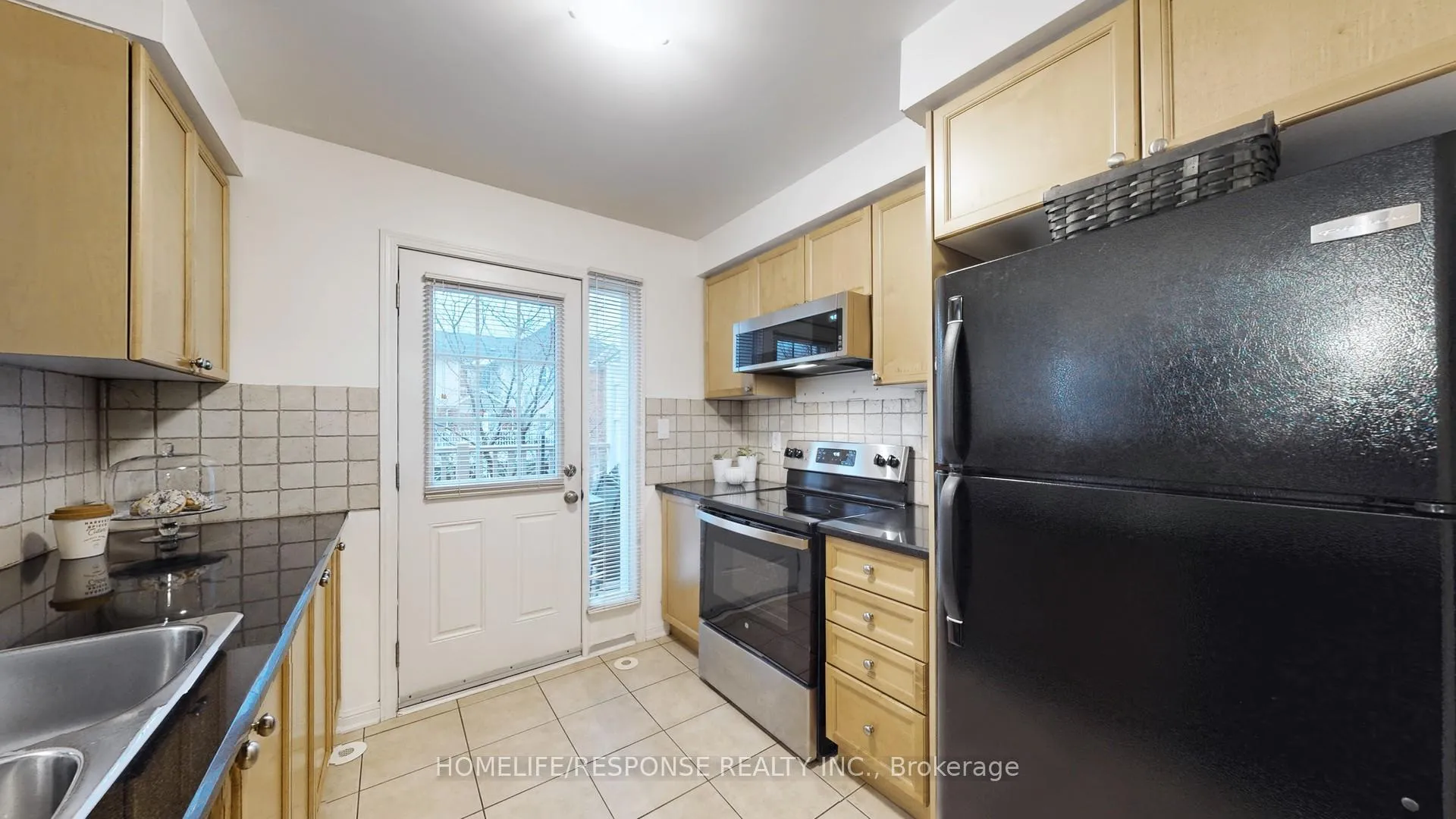 Photo 13 of 931 Deverell Place, Milton, Coates — HOMEH
