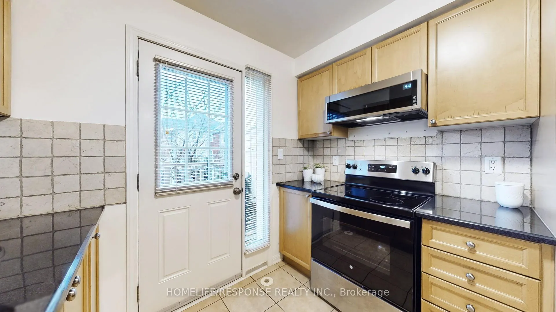 Photo 15 of 931 Deverell Place, Milton, Coates — HOMEH