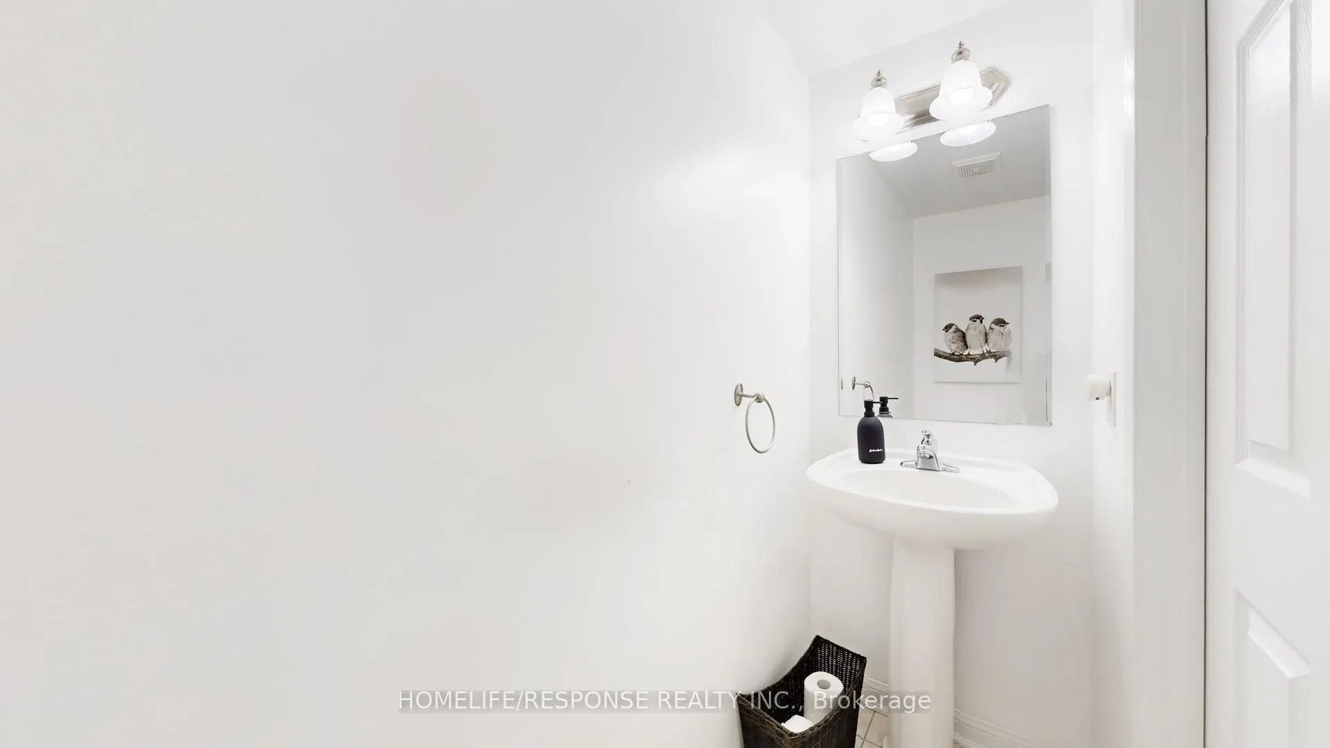 Photo 17 of 931 Deverell Place, Milton, Coates — HOMEH