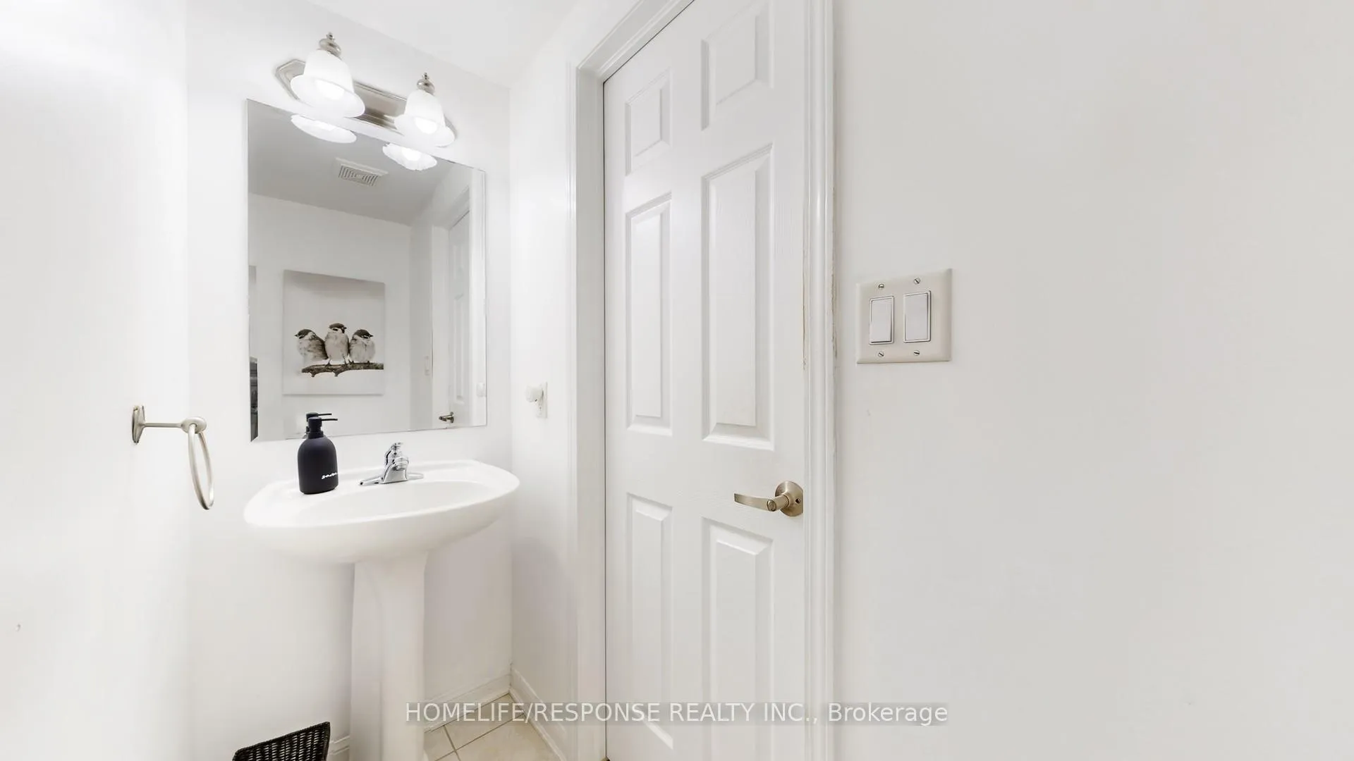 Photo 18 of 931 Deverell Place, Milton, Coates — HOMEH