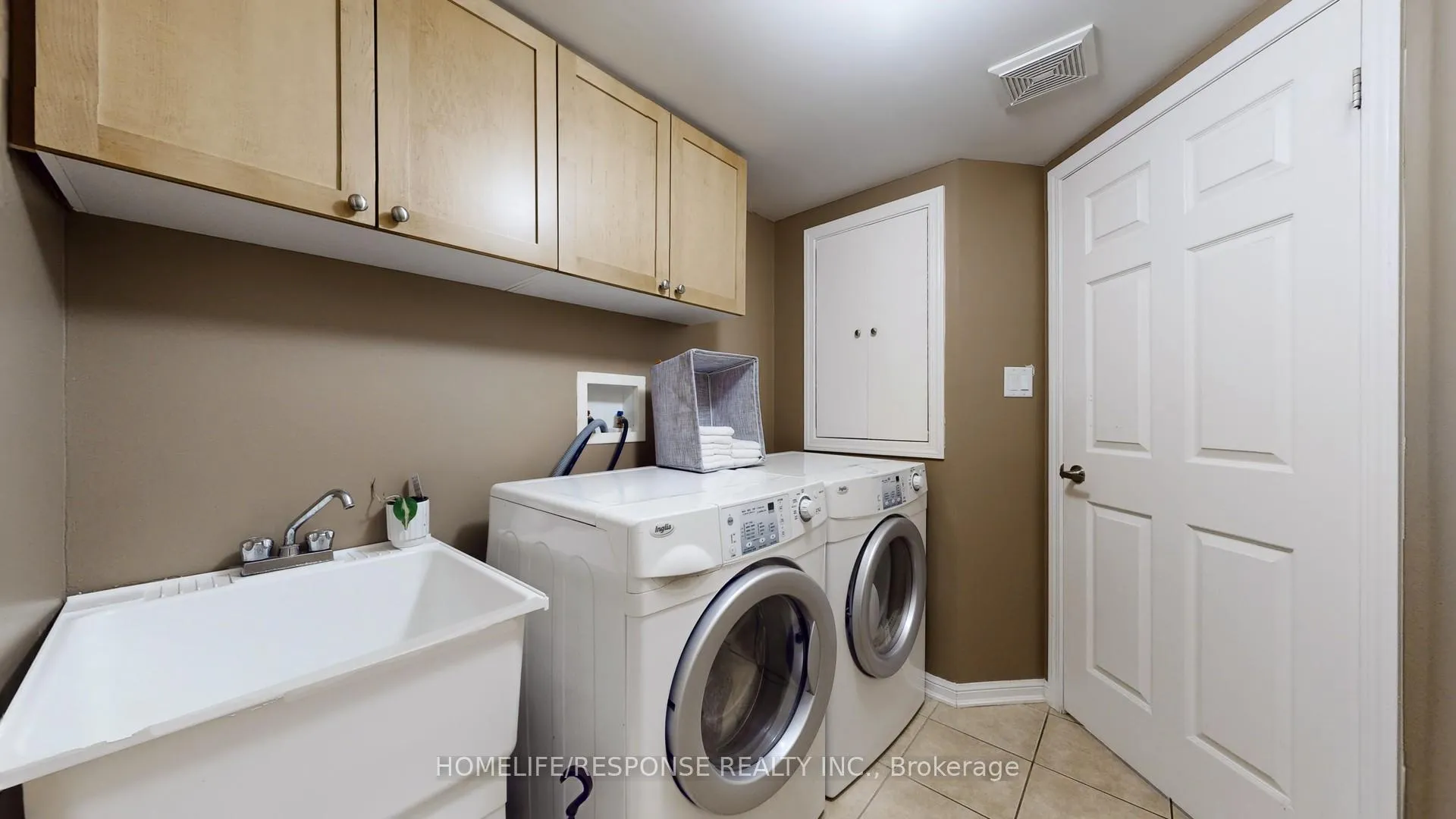 Photo 32 of 931 Deverell Place, Milton, Coates — HOMEH