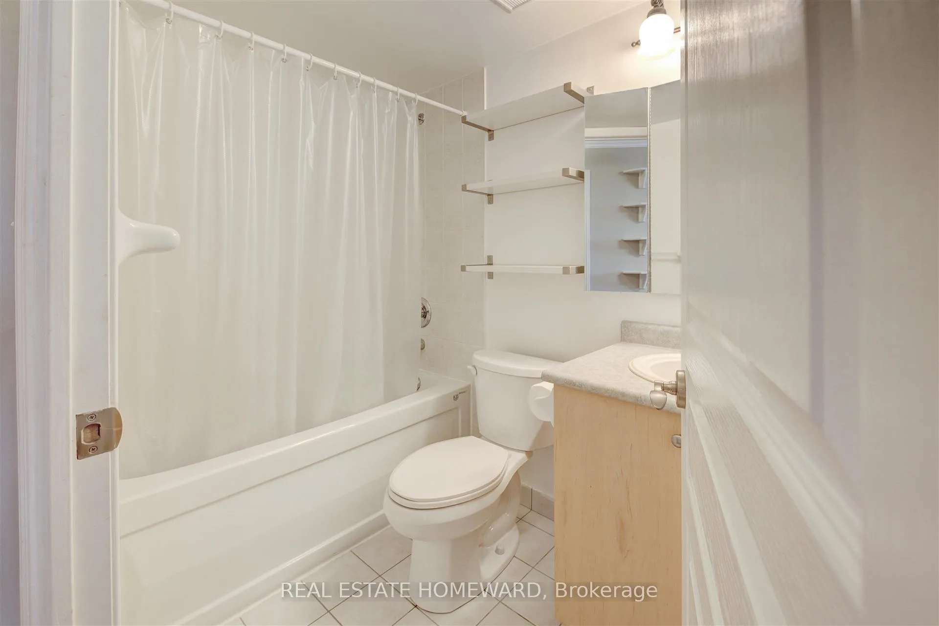 Photo 12 of Unit 513, 1733 Queen Street E, Toronto, The Beaches — HOMEH