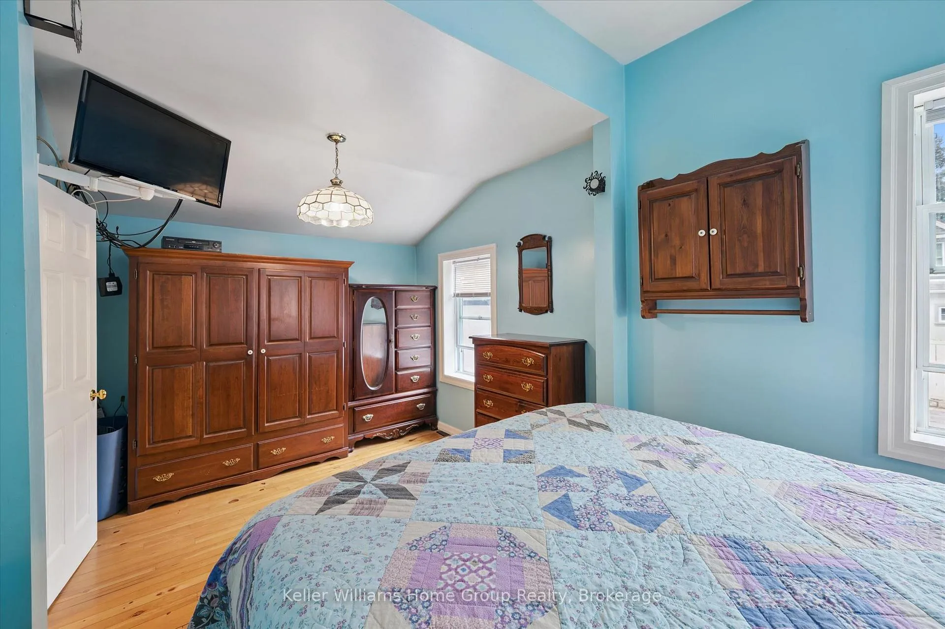 Photo 26 of 27 Omar Street, Guelph, Junction/Onward Willow — HOMEH