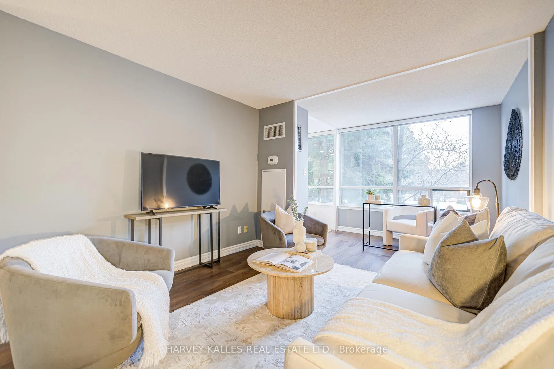 Photo 13 of Unit 212, 120 Promenade Circle, Vaughan, Brownridge — HOMEH