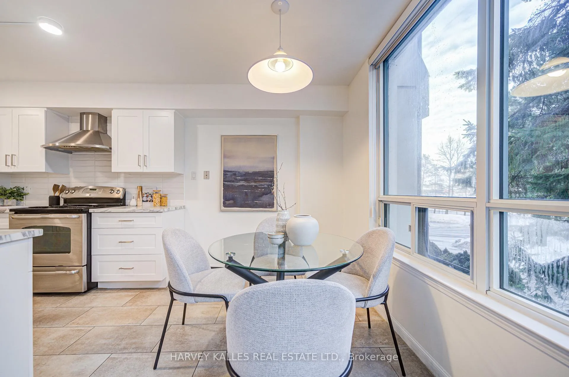Photo 17 of Unit 212, 120 Promenade Circle, Vaughan, Brownridge — HOMEH