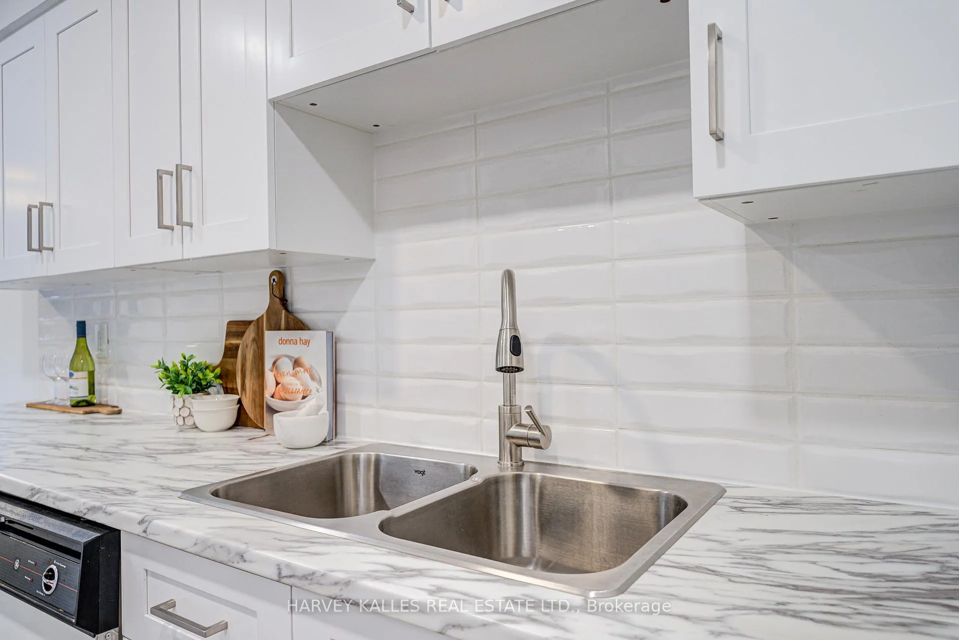 Photo 25 of Unit 212, 120 Promenade Circle, Vaughan, Brownridge — HOMEH