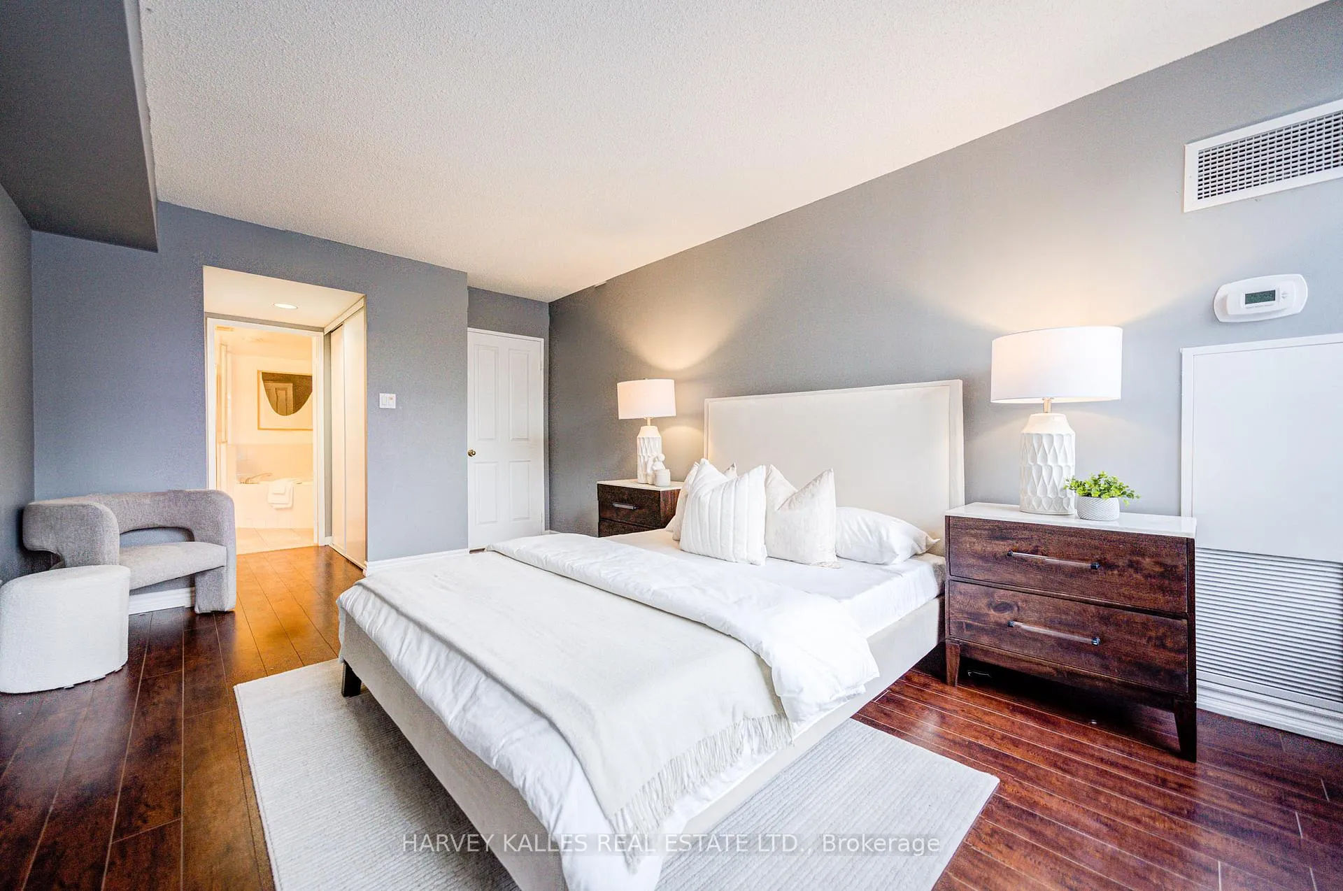 Photo 35 of Unit 212, 120 Promenade Circle, Vaughan, Brownridge — HOMEH