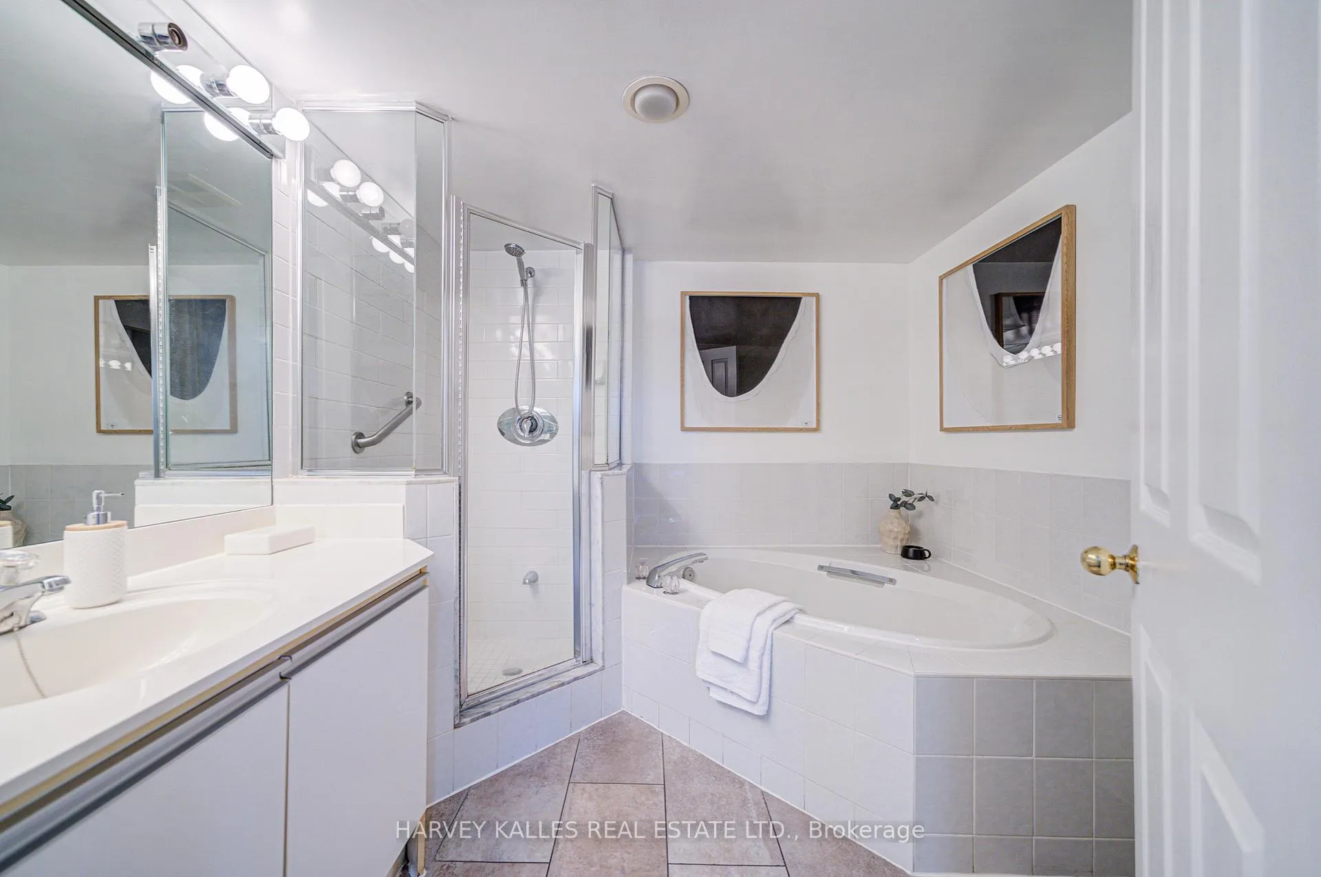 Photo 37 of Unit 212, 120 Promenade Circle, Vaughan, Brownridge — HOMEH