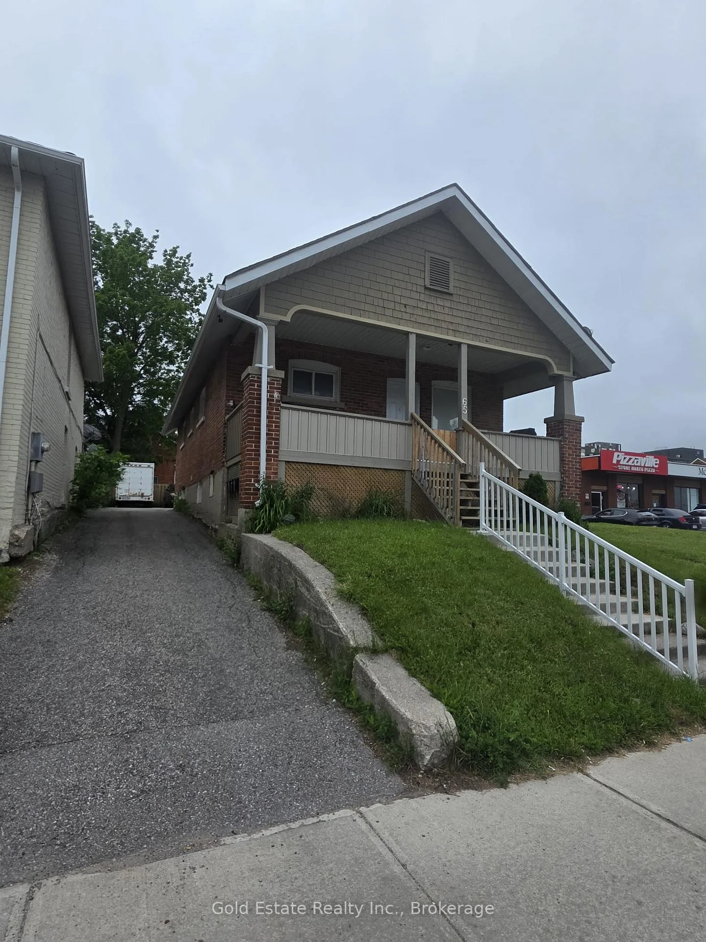Photo 16 of 65 Front Street S, Orillia — HOMEH