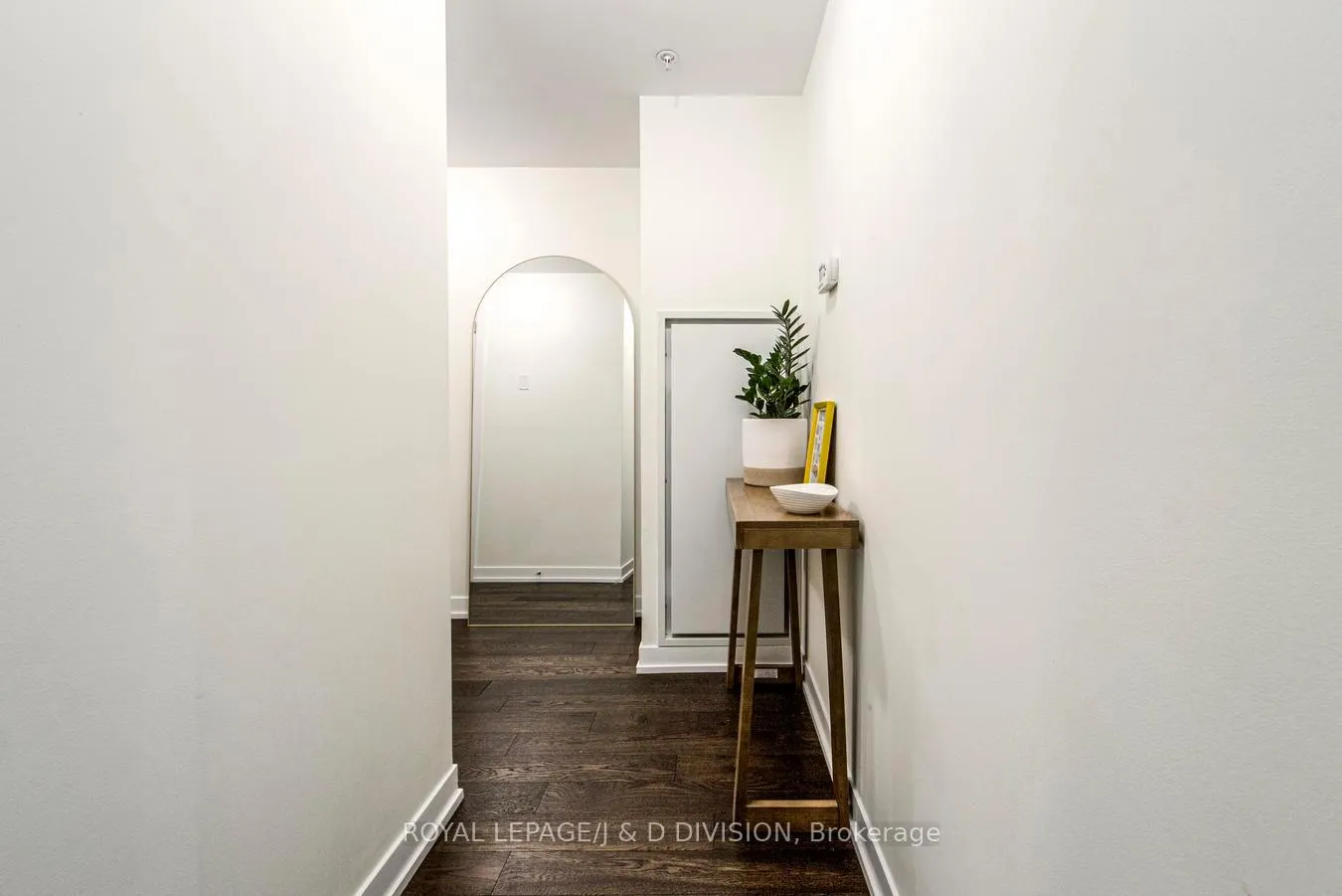 Photo 3 of Unit 503, 36 Howard Park Avenue, Toronto, Roncesvalles — HOMEH