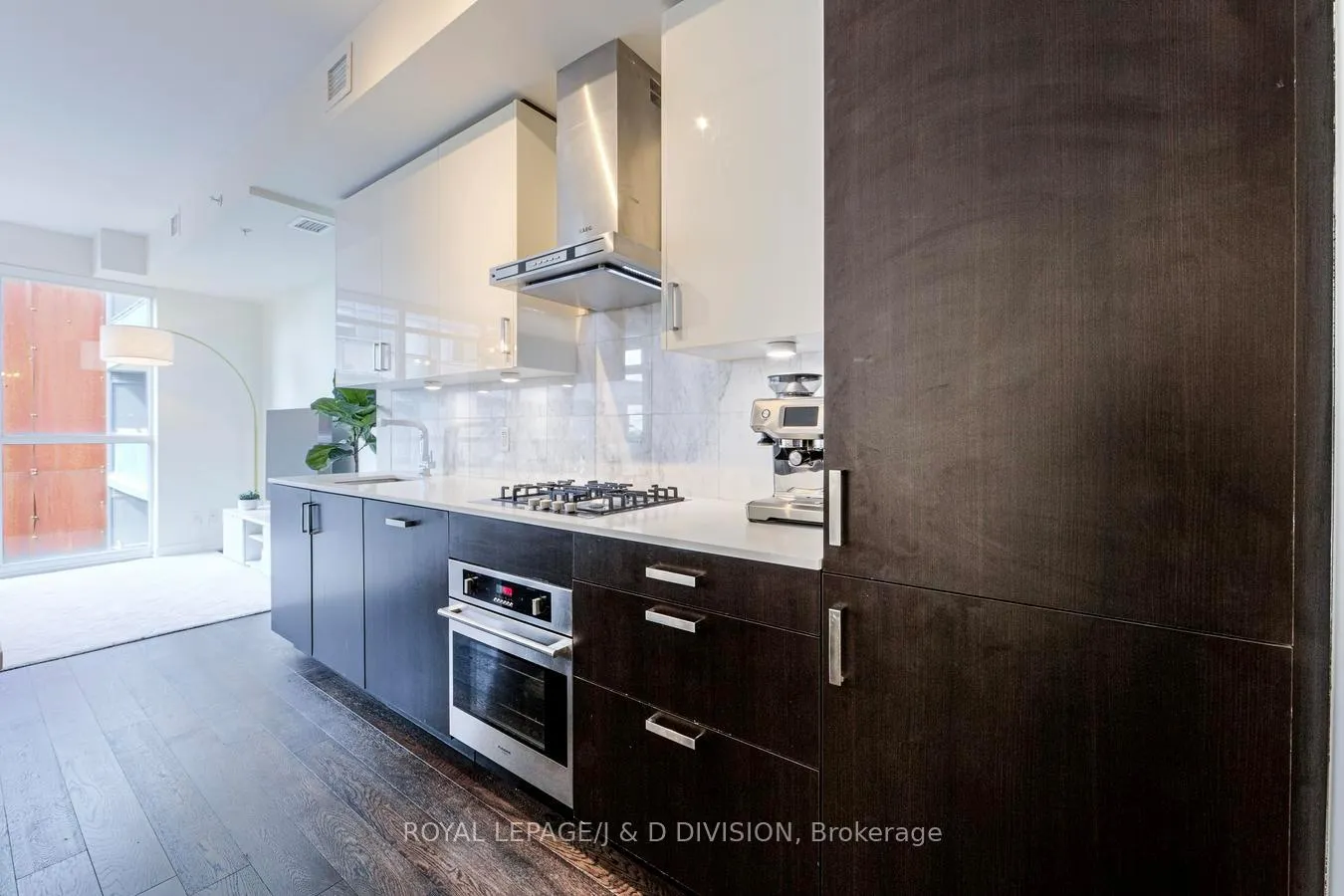 Photo 5 of Unit 503, 36 Howard Park Avenue, Toronto, Roncesvalles — HOMEH