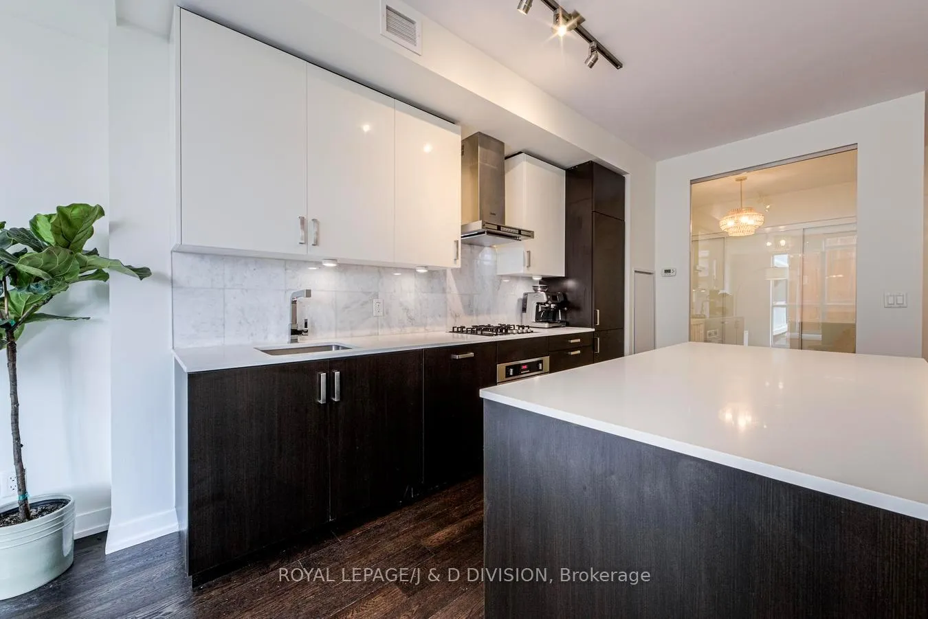 Photo 7 of Unit 503, 36 Howard Park Avenue, Toronto, Roncesvalles — HOMEH