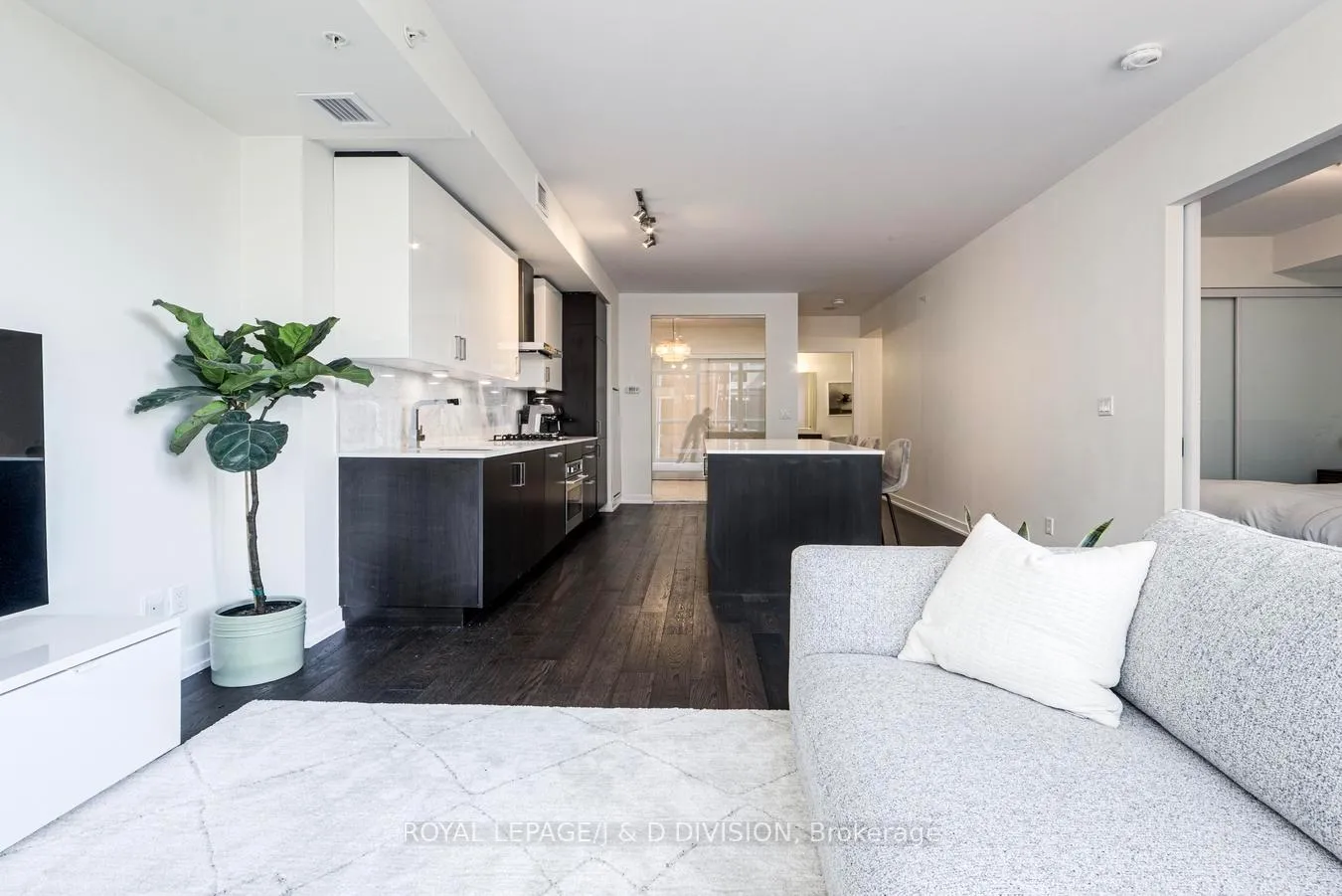 Photo 18 of Unit 503, 36 Howard Park Avenue, Toronto, Roncesvalles — HOMEH