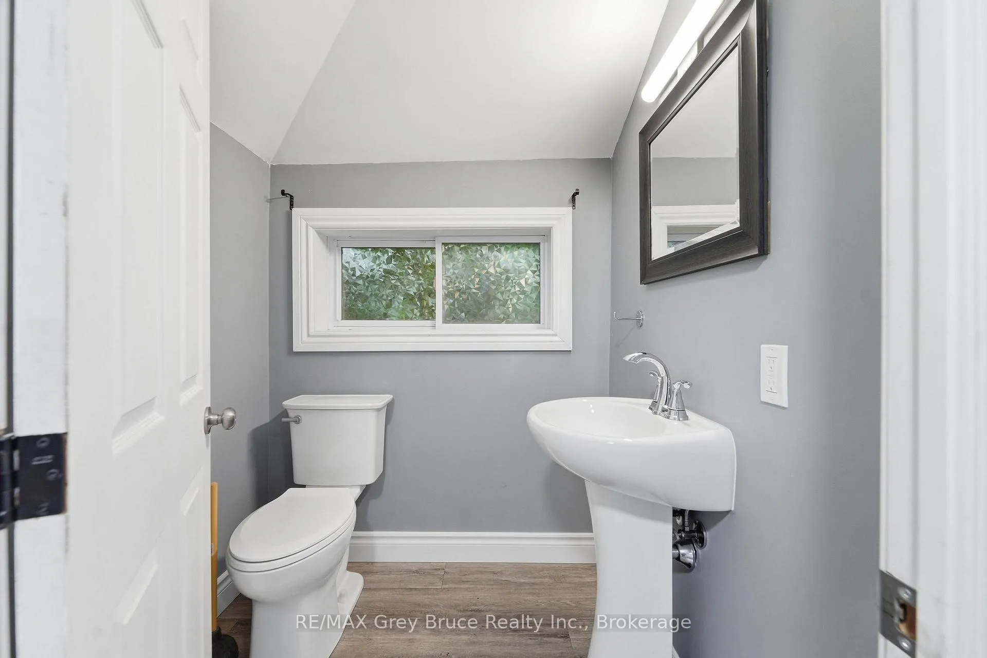Photo 12 of 43 4th Street NW, Arran-Elderslie — HOMEH