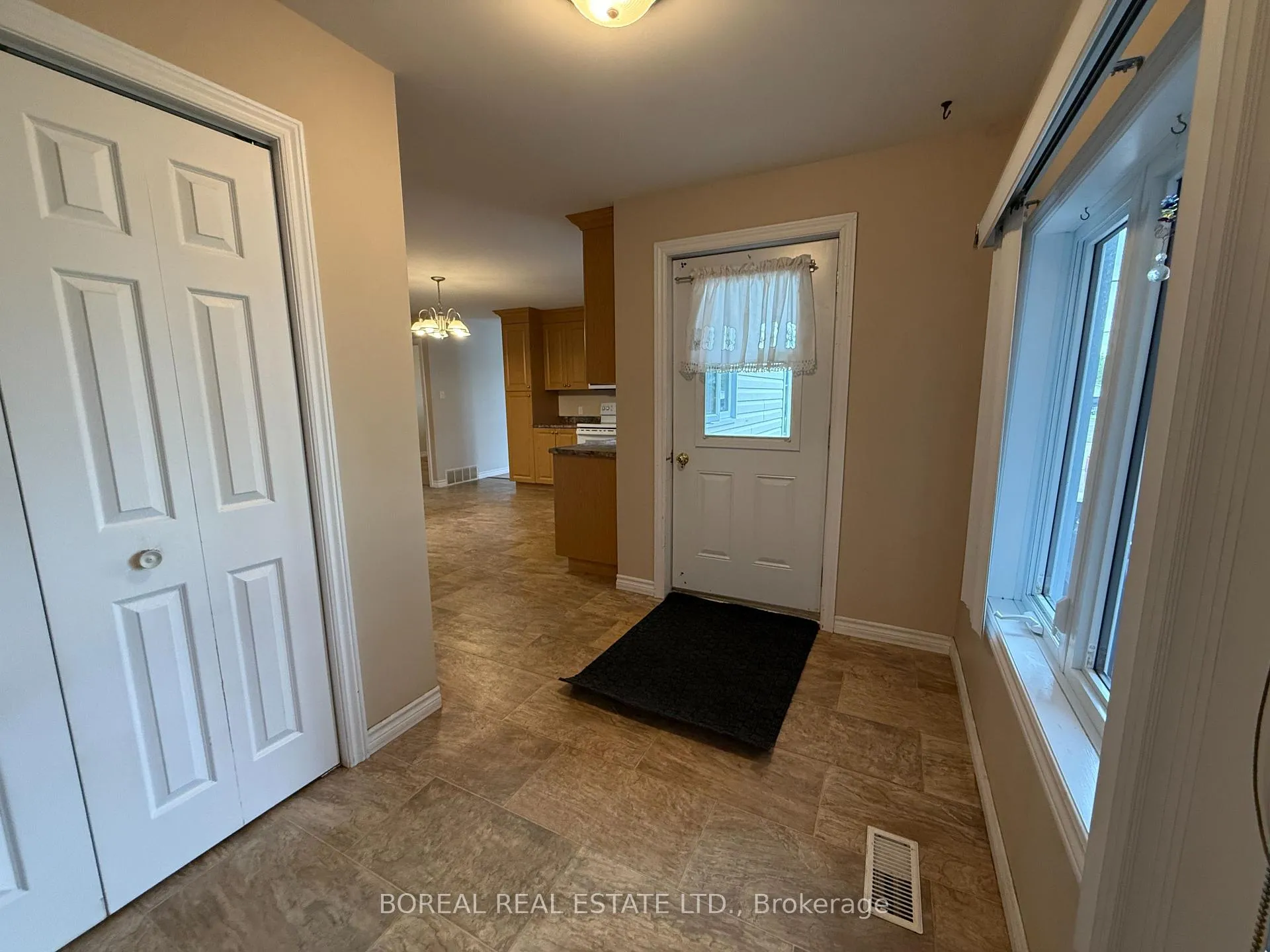 Photo 11 of 236-238 Main St, Smooth Rock Falls, SRF — HOMEH