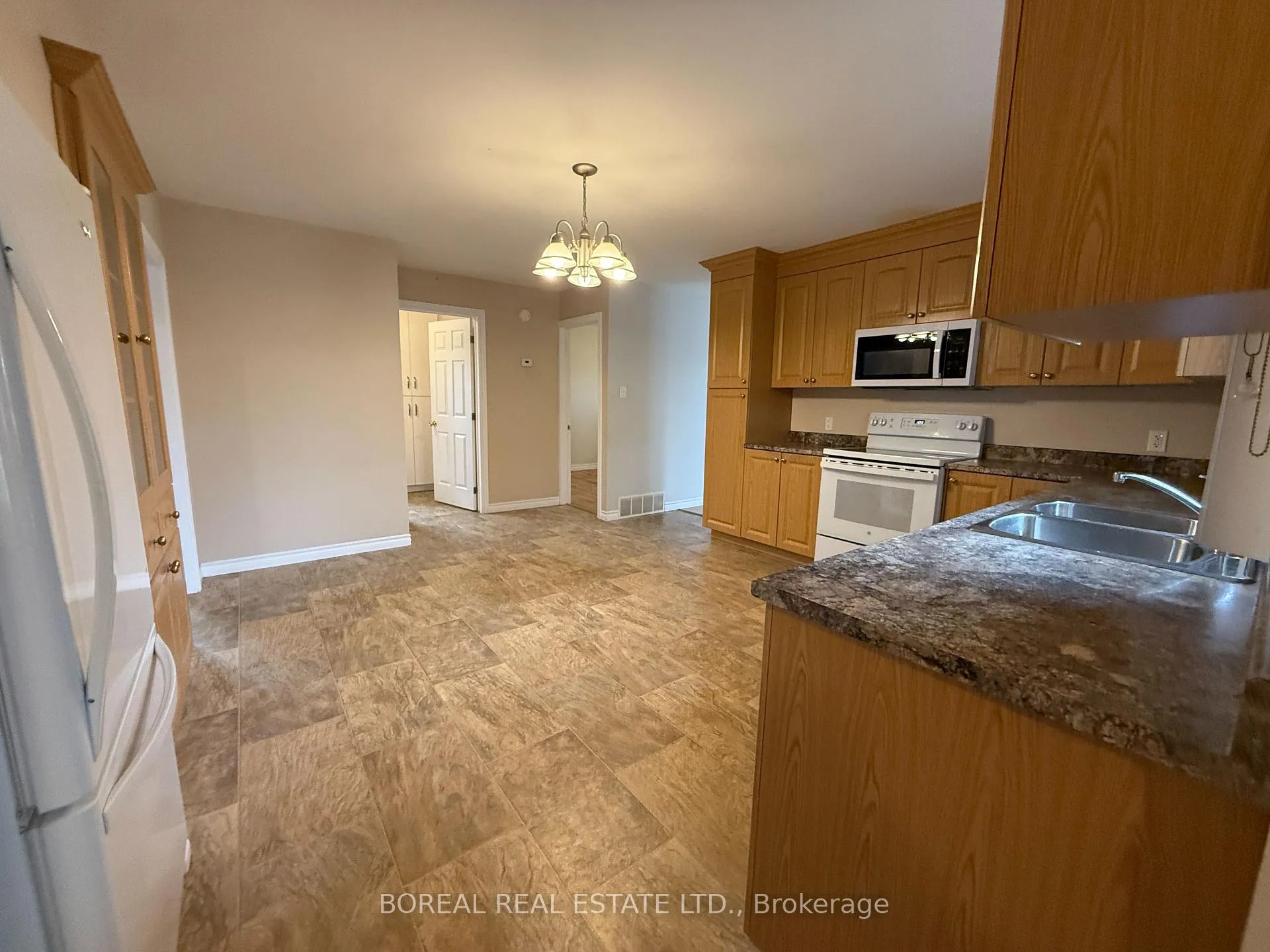 Photo 13 of 236-238 Main St, Smooth Rock Falls, SRF — HOMEH