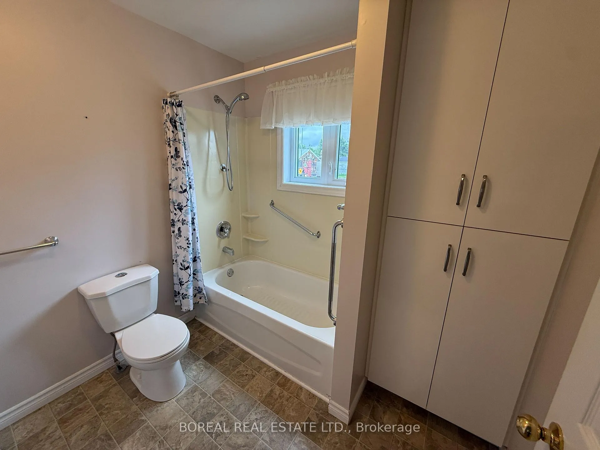 Photo 18 of 236-238 Main St, Smooth Rock Falls, SRF — HOMEH